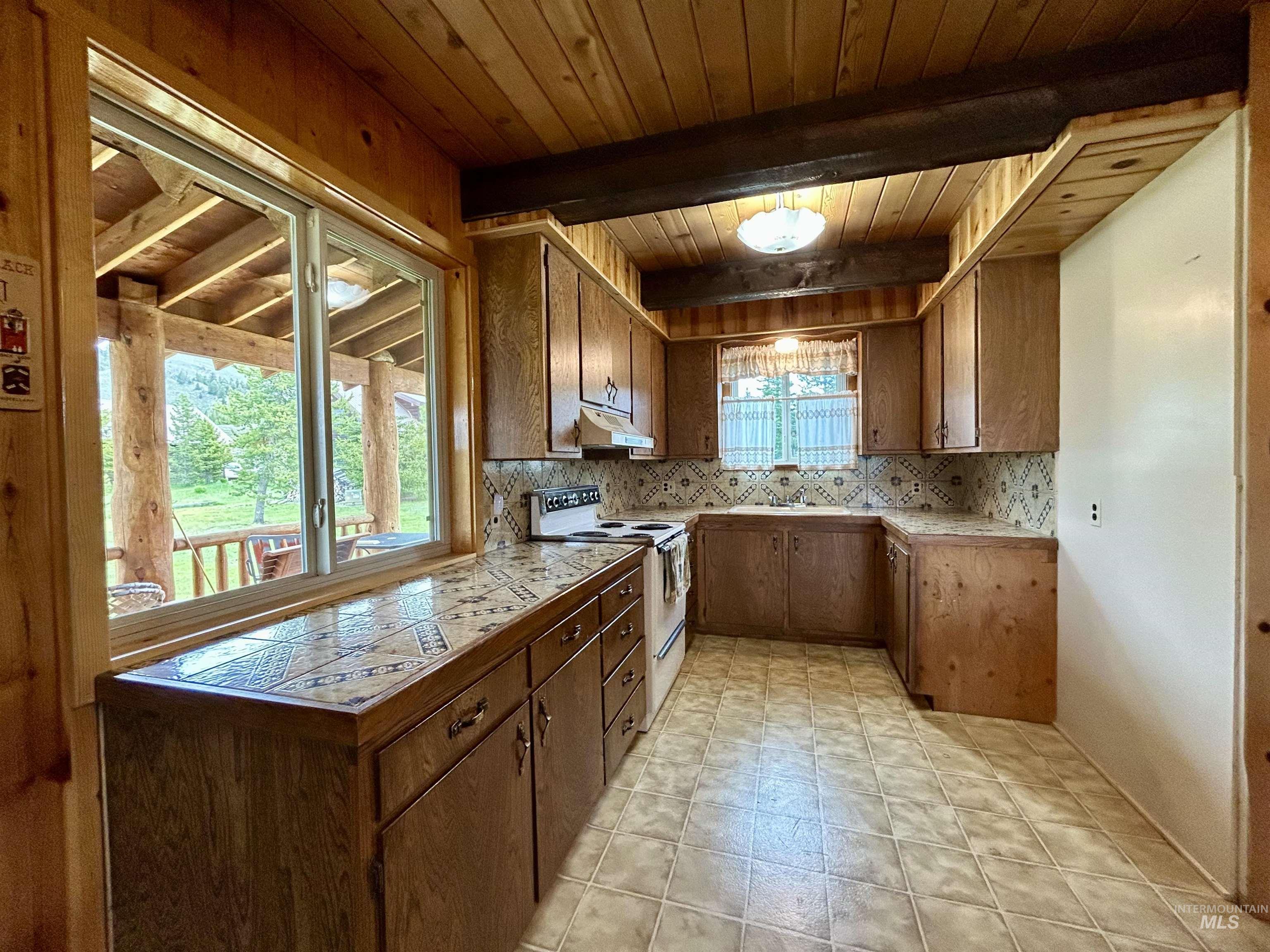 72 Fisher Creek Loop, Stanley, Idaho 83278, 3 Bedrooms, 1.5 Bathrooms, Residential For Sale, Price $1,050,000,MLS 98989500