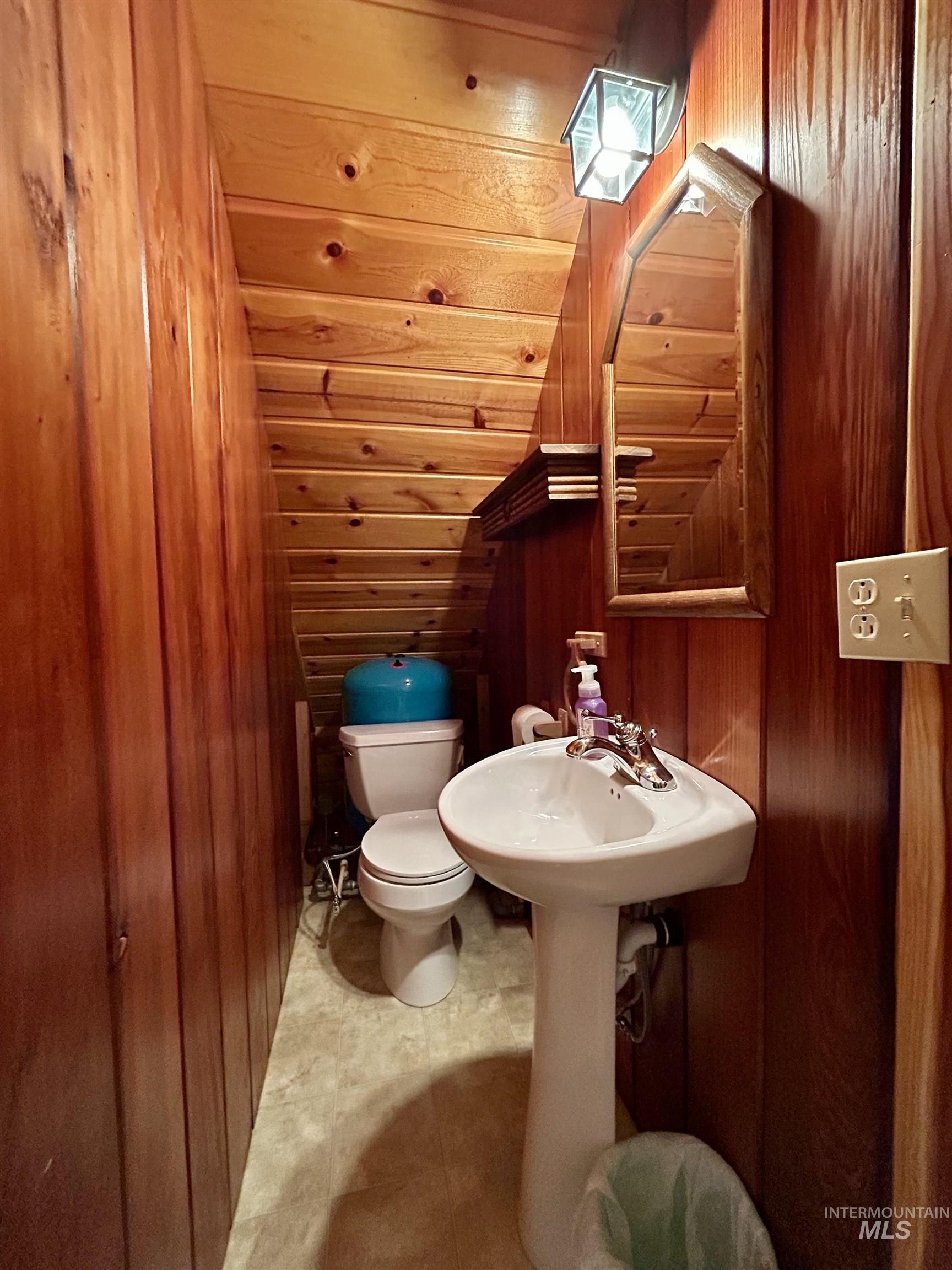 72 Fisher Creek Loop, Stanley, Idaho 83278, 3 Bedrooms, 1.5 Bathrooms, Residential For Sale, Price $1,050,000,MLS 98989500
