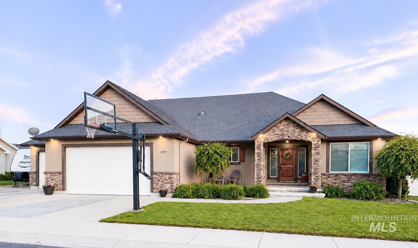 1057 Oakwood Ave., Burley, Idaho 83318, 5 Bedrooms, 3 Bathrooms, Residential For Sale, Price $485,000, 98989503