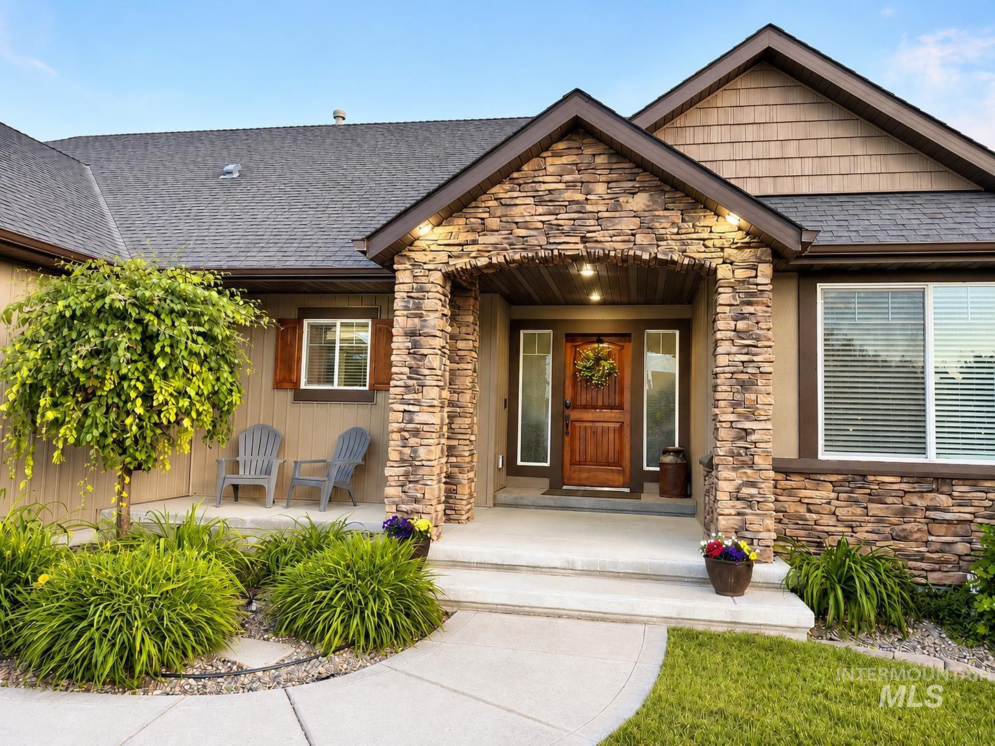 1057 Oakwood Ave., Burley, Idaho 83318, 5 Bedrooms, 3 Bathrooms, Residential For Sale, Price $524,999,MLS 98989503