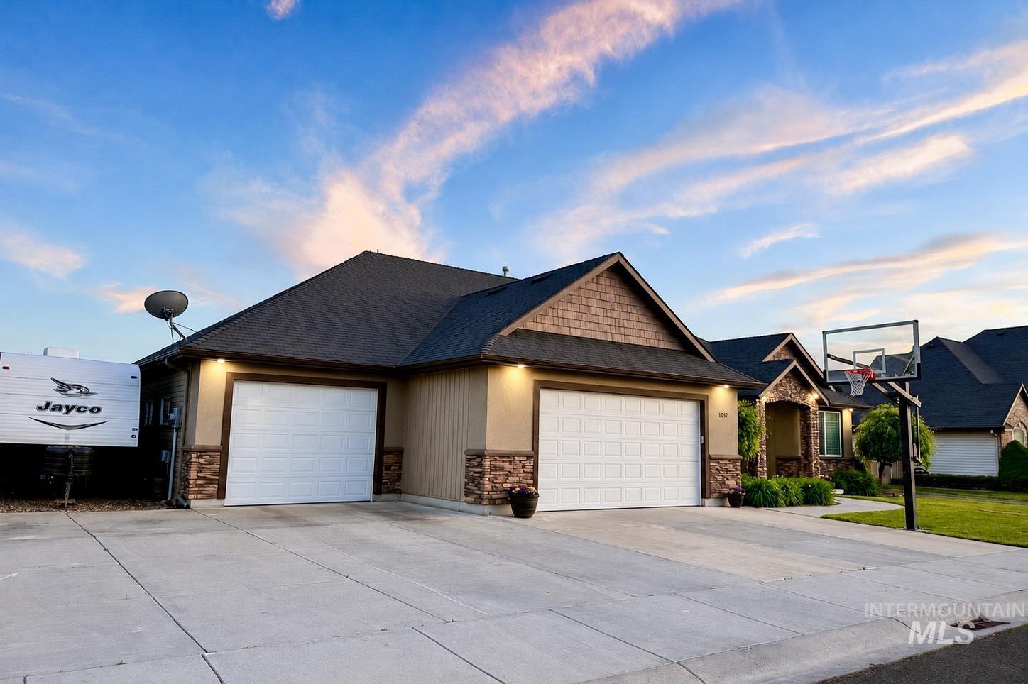 1057 Oakwood Ave., Burley, Idaho 83318, 5 Bedrooms, 3 Bathrooms, Residential For Sale, Price $524,999,MLS 98989503