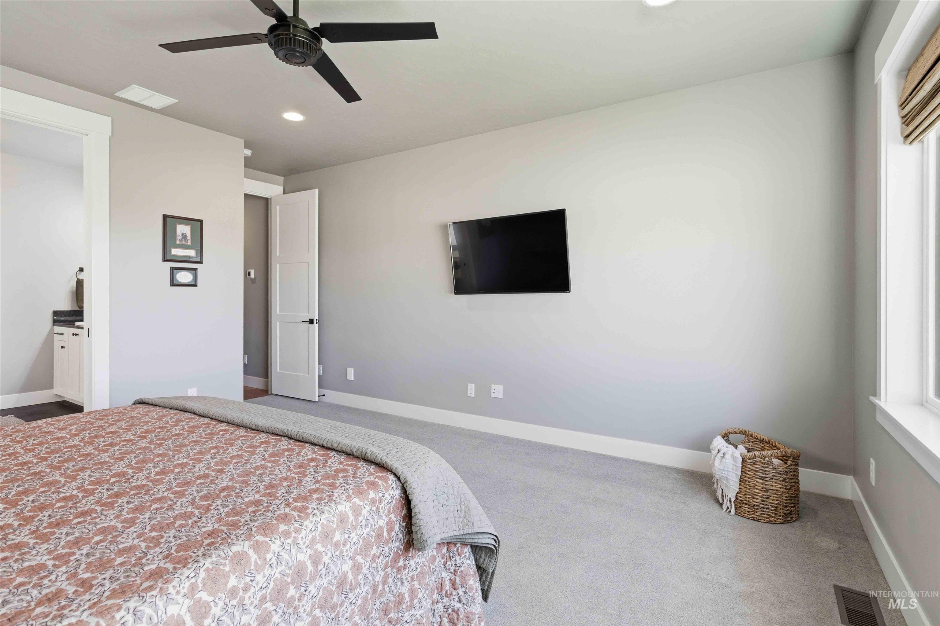 11285 W Threadgrass St, Star, Idaho 83669, 3 Bedrooms, 2.5 Bathrooms, Residential For Sale, Price $725,000,MLS 98989509
