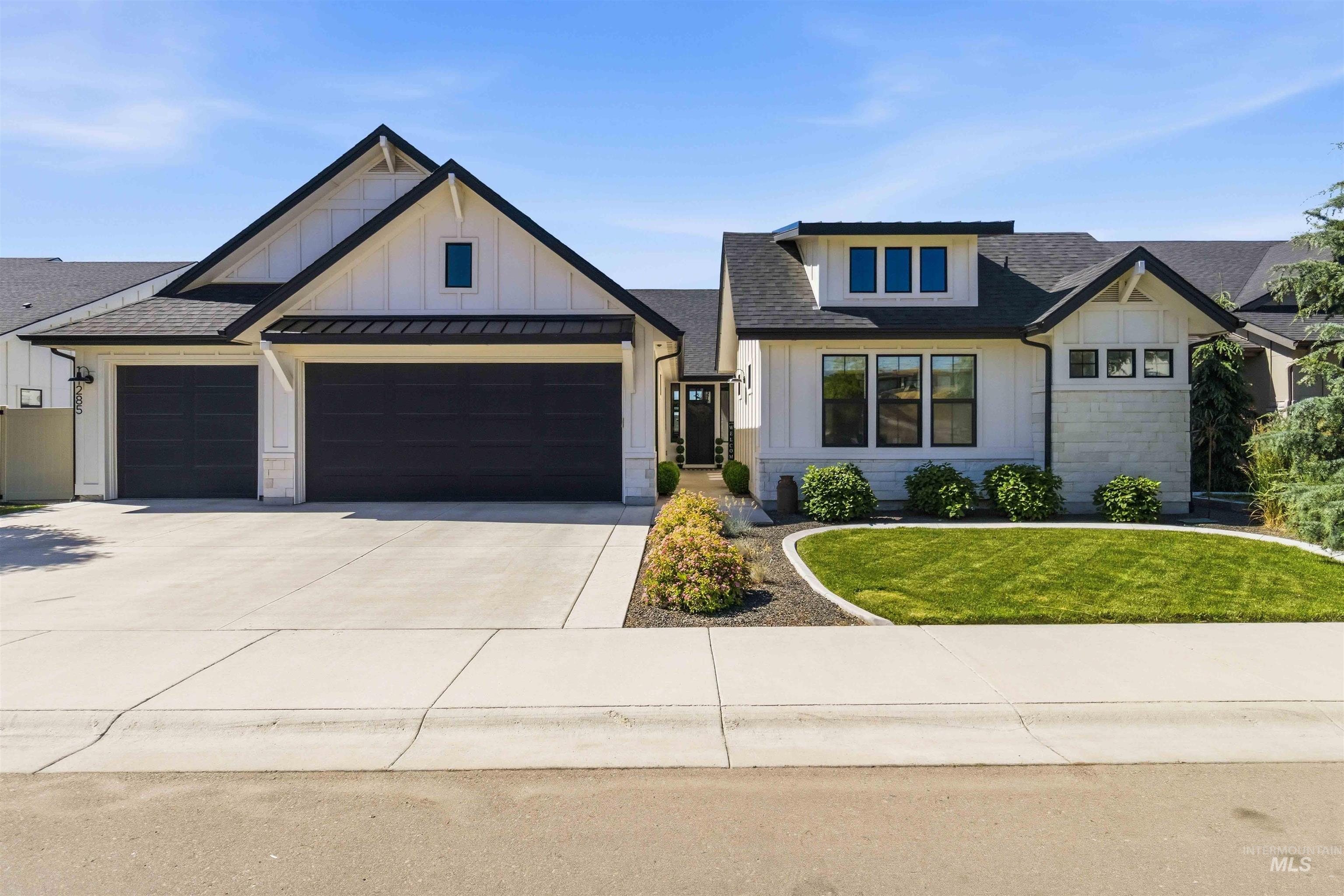 11285 W Threadgrass St, Star, Idaho 83669, 3 Bedrooms, 2.5 Bathrooms, Residential For Sale, Price $725,000,MLS 98989509