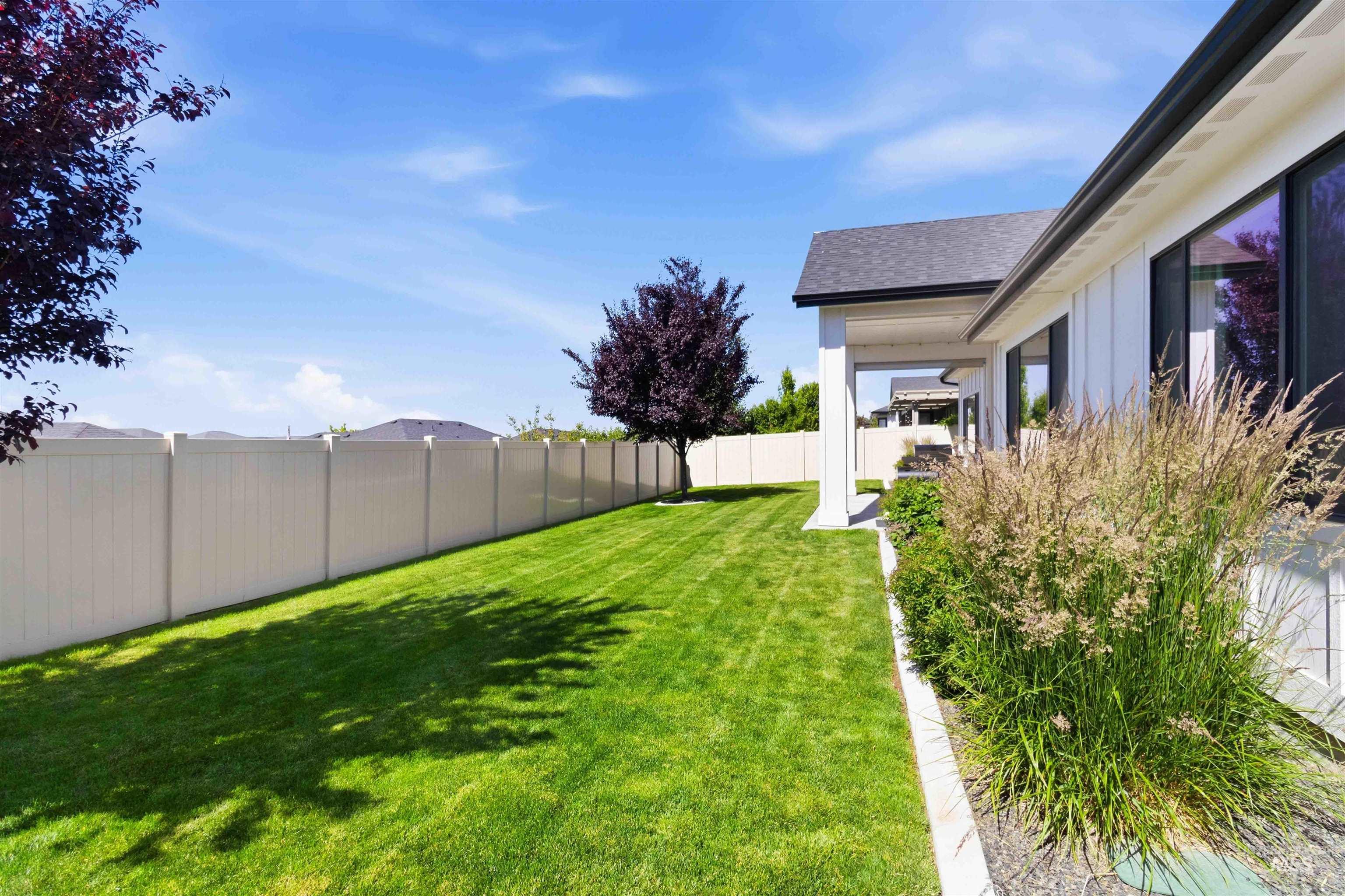 11285 W Threadgrass St, Star, Idaho 83669, 3 Bedrooms, 2.5 Bathrooms, Residential For Sale, Price $725,000,MLS 98989509