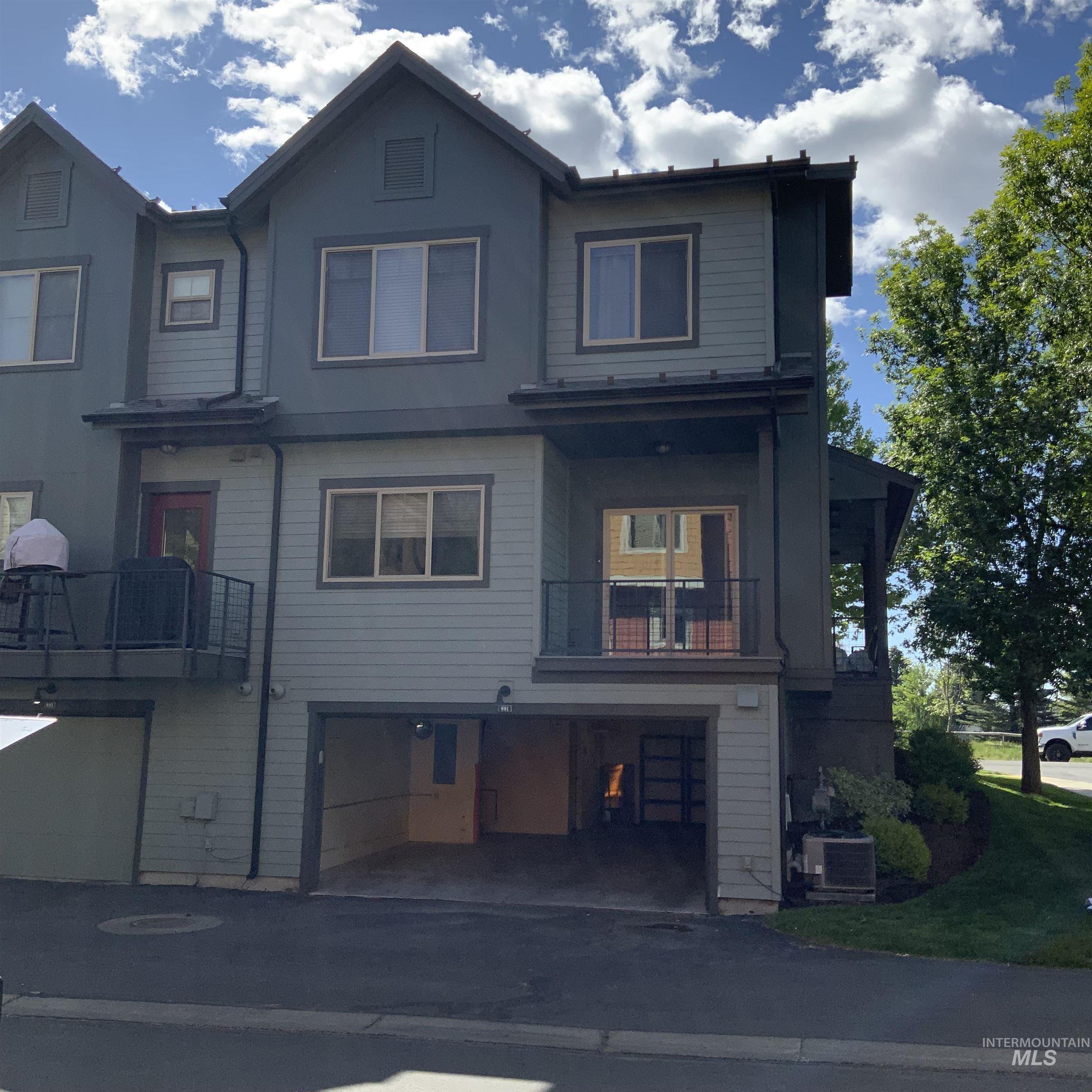 901 Countryside, Hailey, Idaho 83333, 3 Bedrooms, 2.5 Bathrooms, Residential For Sale, Price $570,000, 98989511
