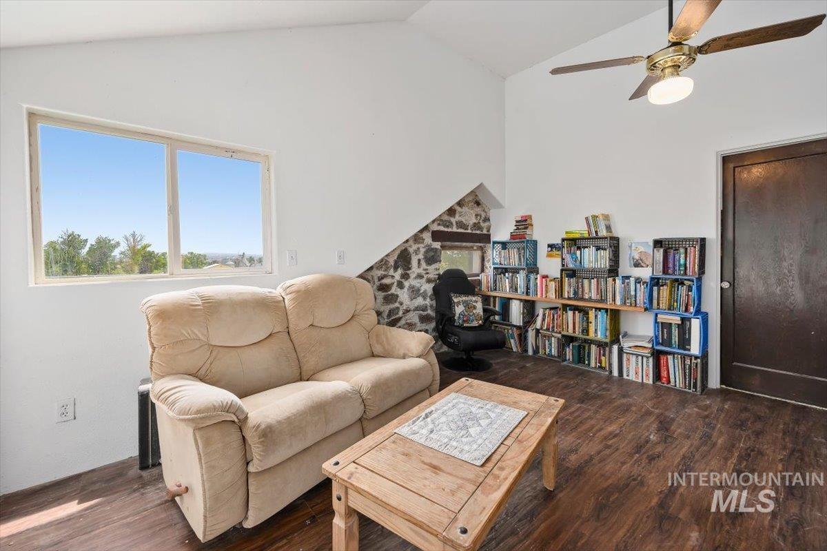 5597 US Hwy 93, Jerome, Idaho 83338, 3 Bedrooms, 2 Bathrooms, Residential For Sale, Price $340,000, 98989512
