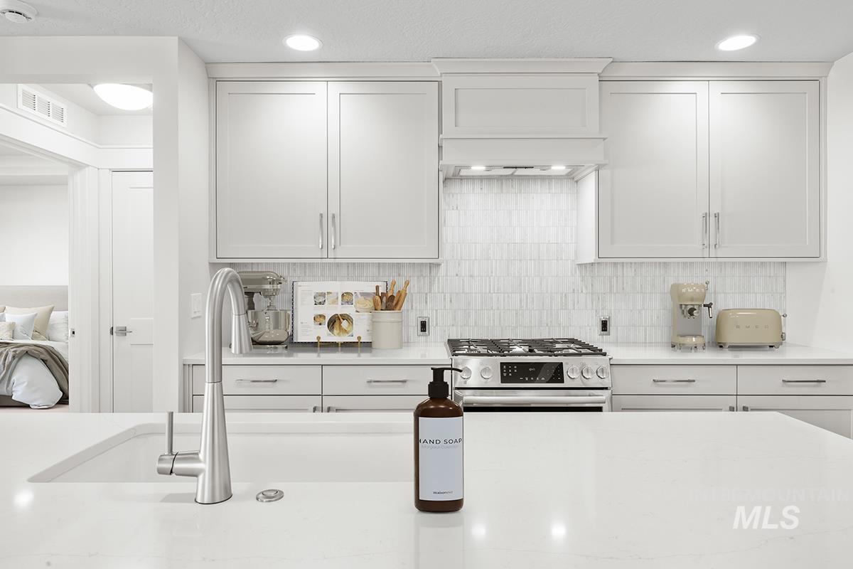 7143 S Cascabel Lane, Meridian, Idaho 83642, 3 Bedrooms, 2 Bathrooms, Residential For Sale, Price $528,800, 98989514