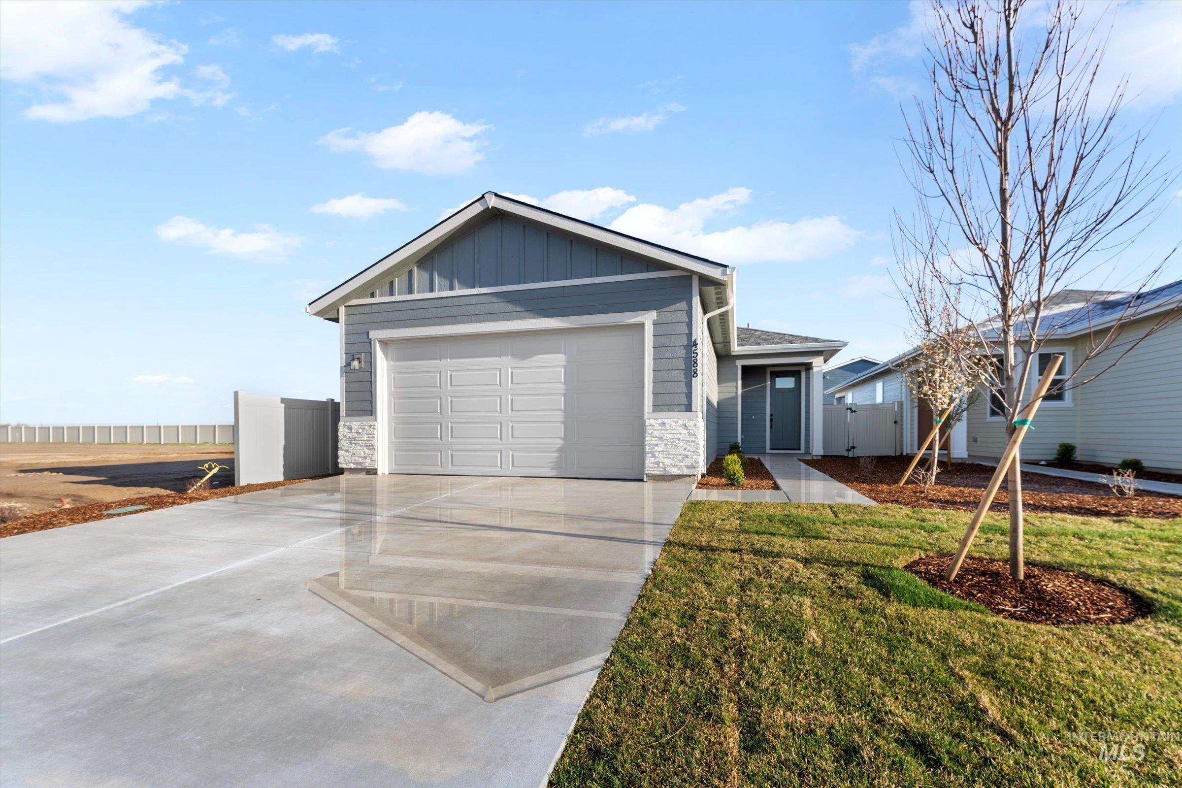 4614 W Quarterhorse Dr, Meridian, Idaho 83642, 3 Bedrooms, 2 Bathrooms, Residential For Sale, Price $399,990, 98989516