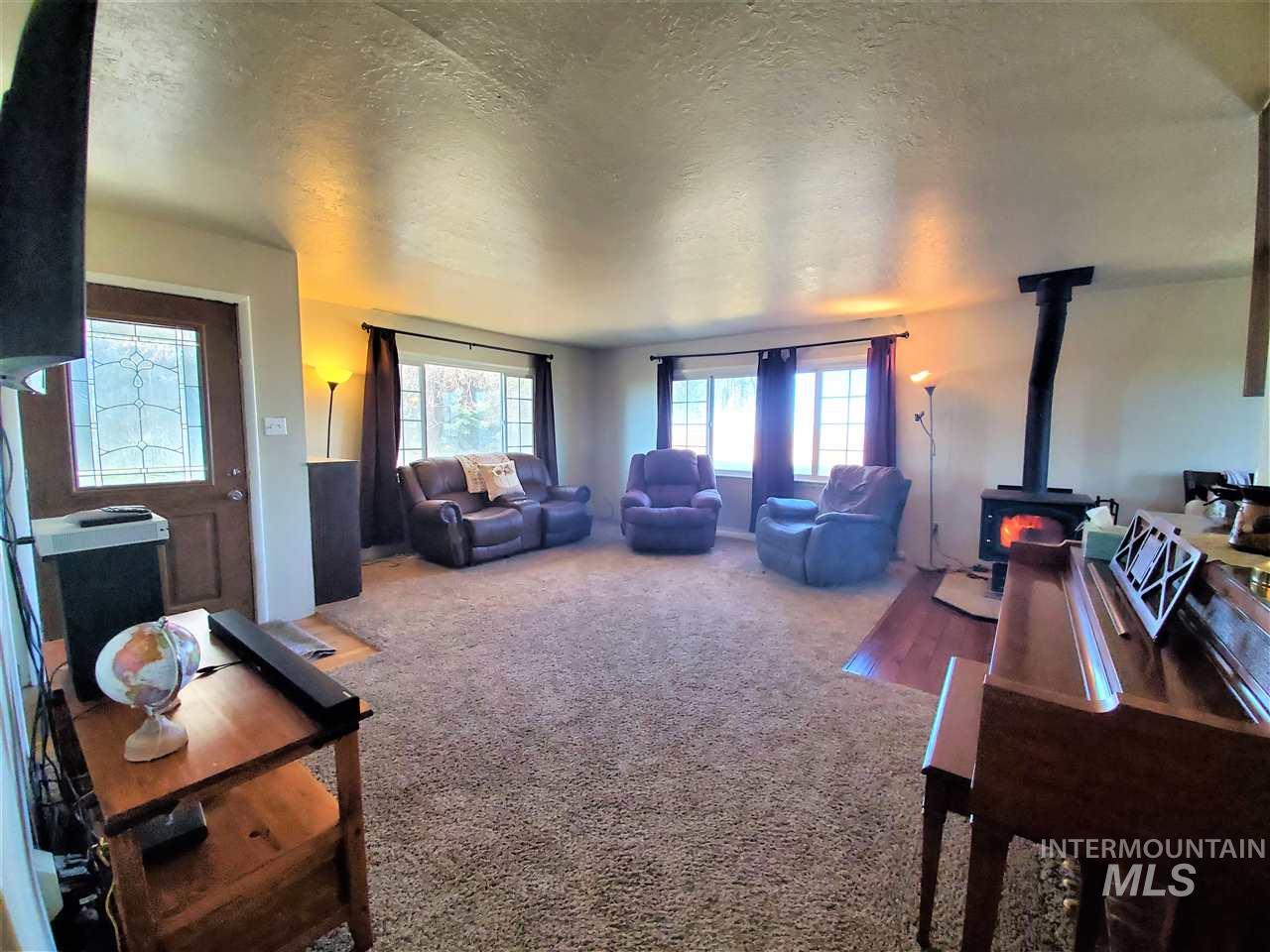 636 N 200 E, Rupert, Idaho 83350, 5 Bedrooms, 1 Bathroom, Residential For Sale, Price $395,000, 98989519