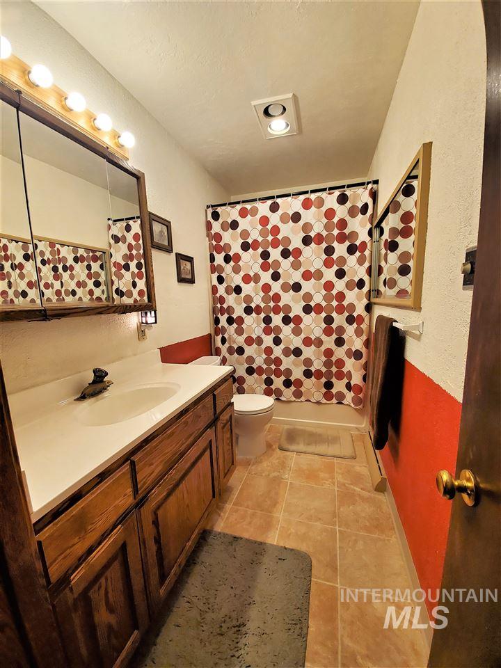 636 N 200 E, Rupert, Idaho 83350, 5 Bedrooms, 1 Bathroom, Residential For Sale, Price $395,000, 98989519