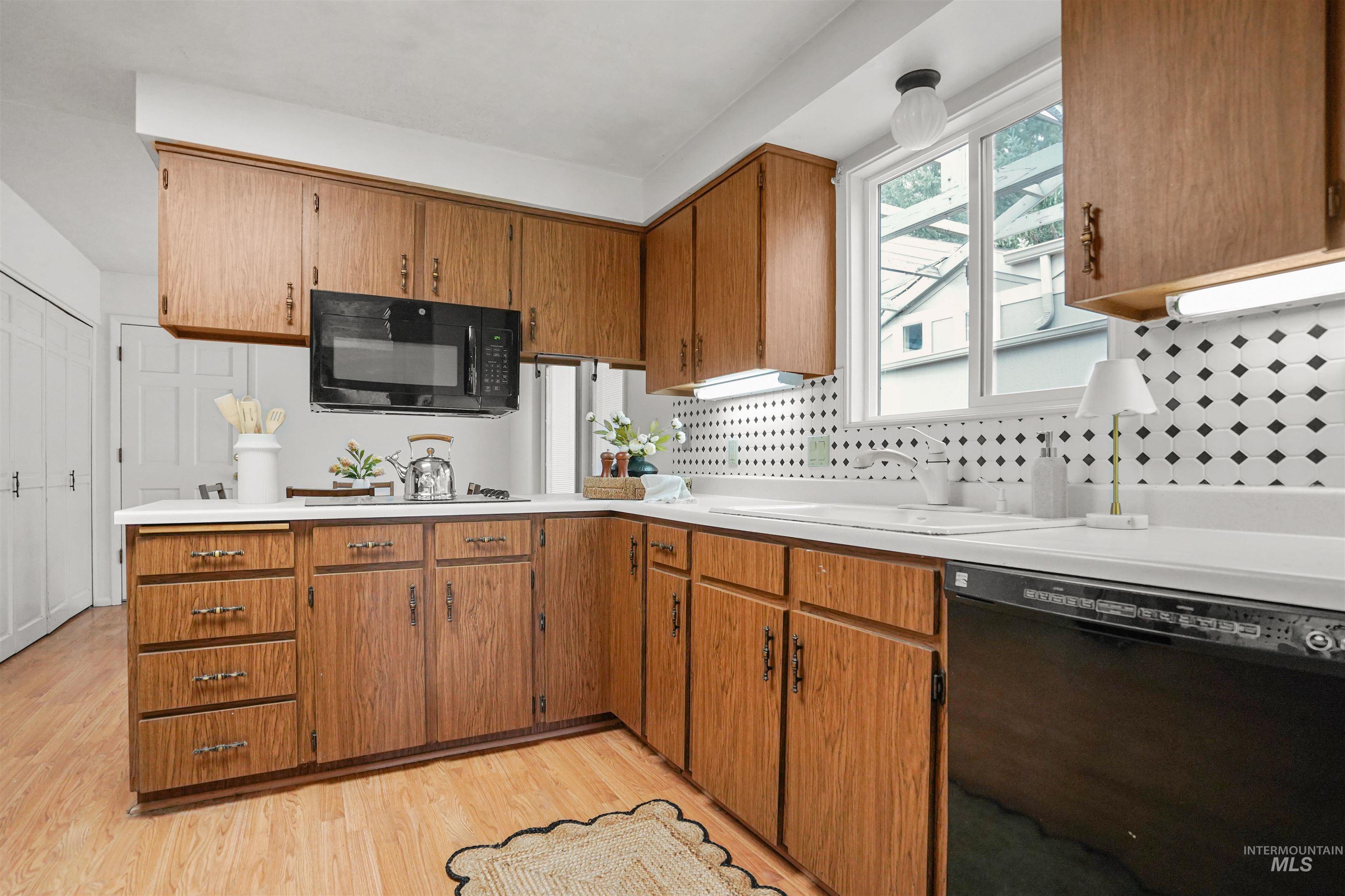 300 Morrison, Twin Falls, Idaho 83301, 2 Bedrooms, 2 Bathrooms, Residential For Sale, Price $325,000, 98989522