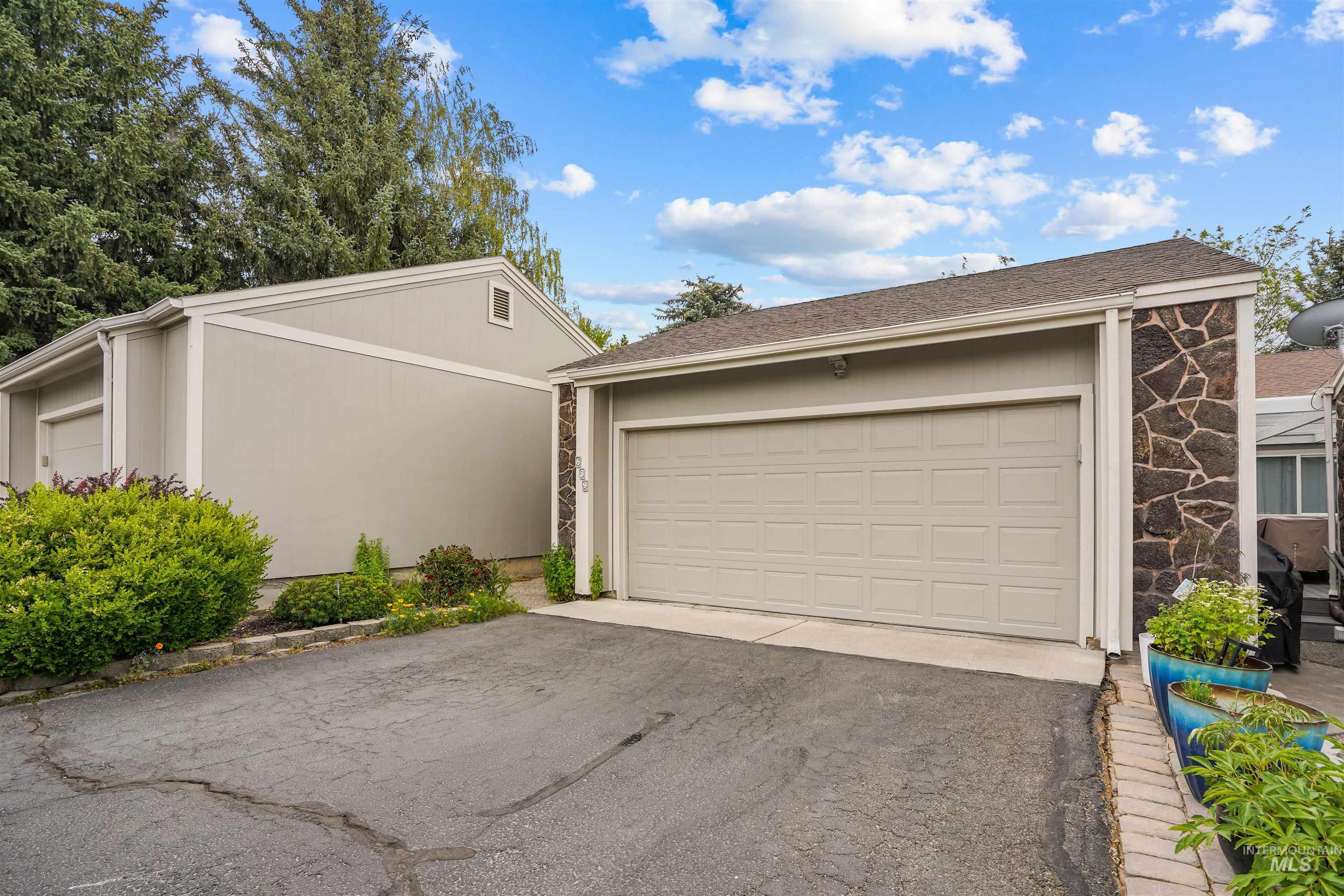 300 Morrison, Twin Falls, Idaho 83301, 2 Bedrooms, 2 Bathrooms, Residential For Sale, Price $325,000, 98989522