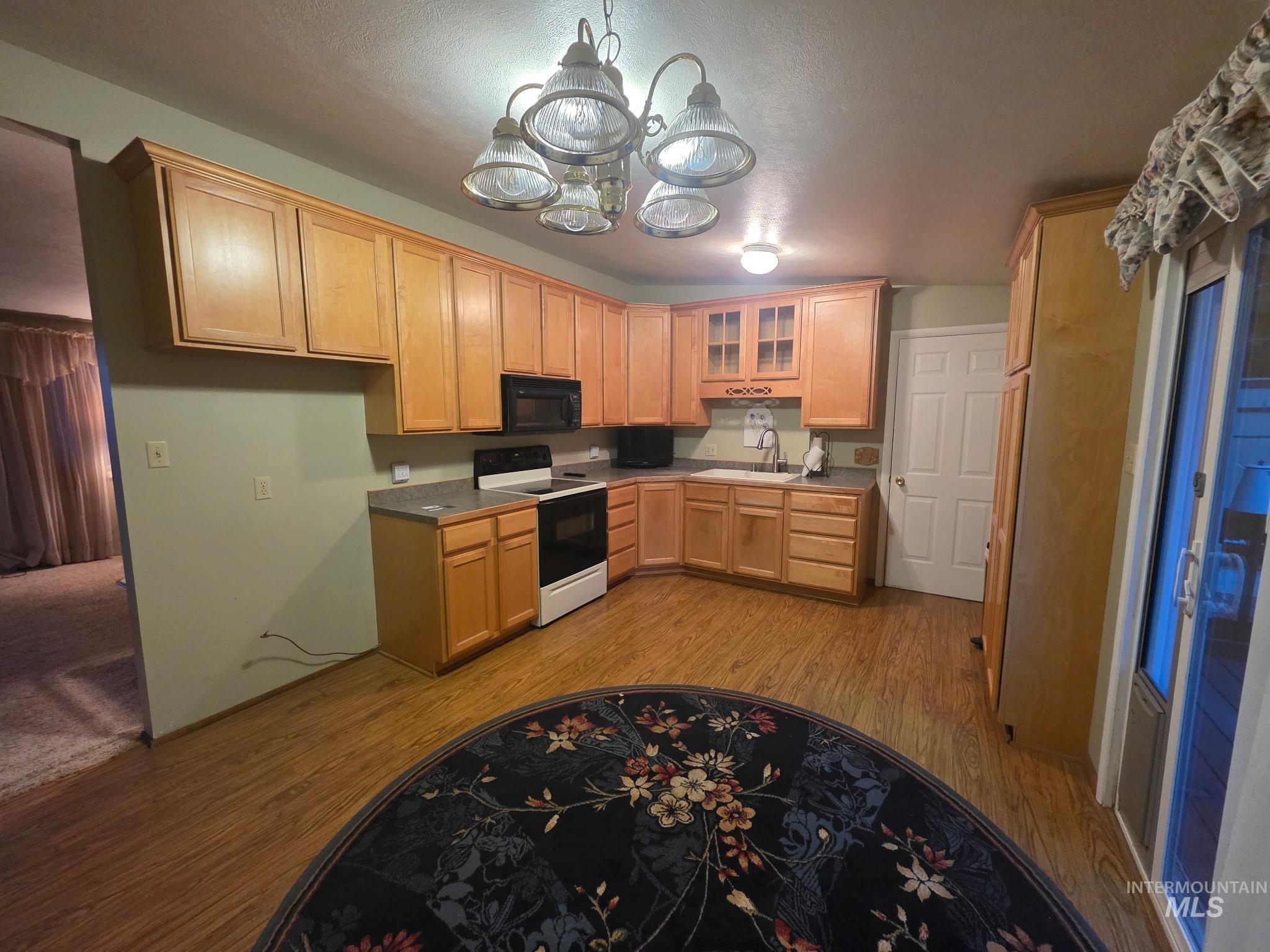 1940 Sherry Drive, Twin Falls, Idaho 83301, 3 Bedrooms, 2 Bathrooms, Residential For Sale, Price $314,798,MLS 98989523