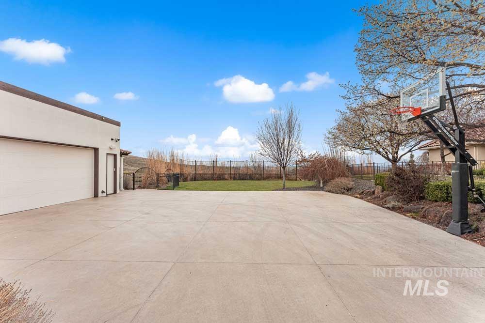 473 N Strata Via Way, Boise, Idaho 83712-6730, 5 Bedrooms, 6 Bathrooms, Residential For Sale, Price $2,795,000,MLS 98989525