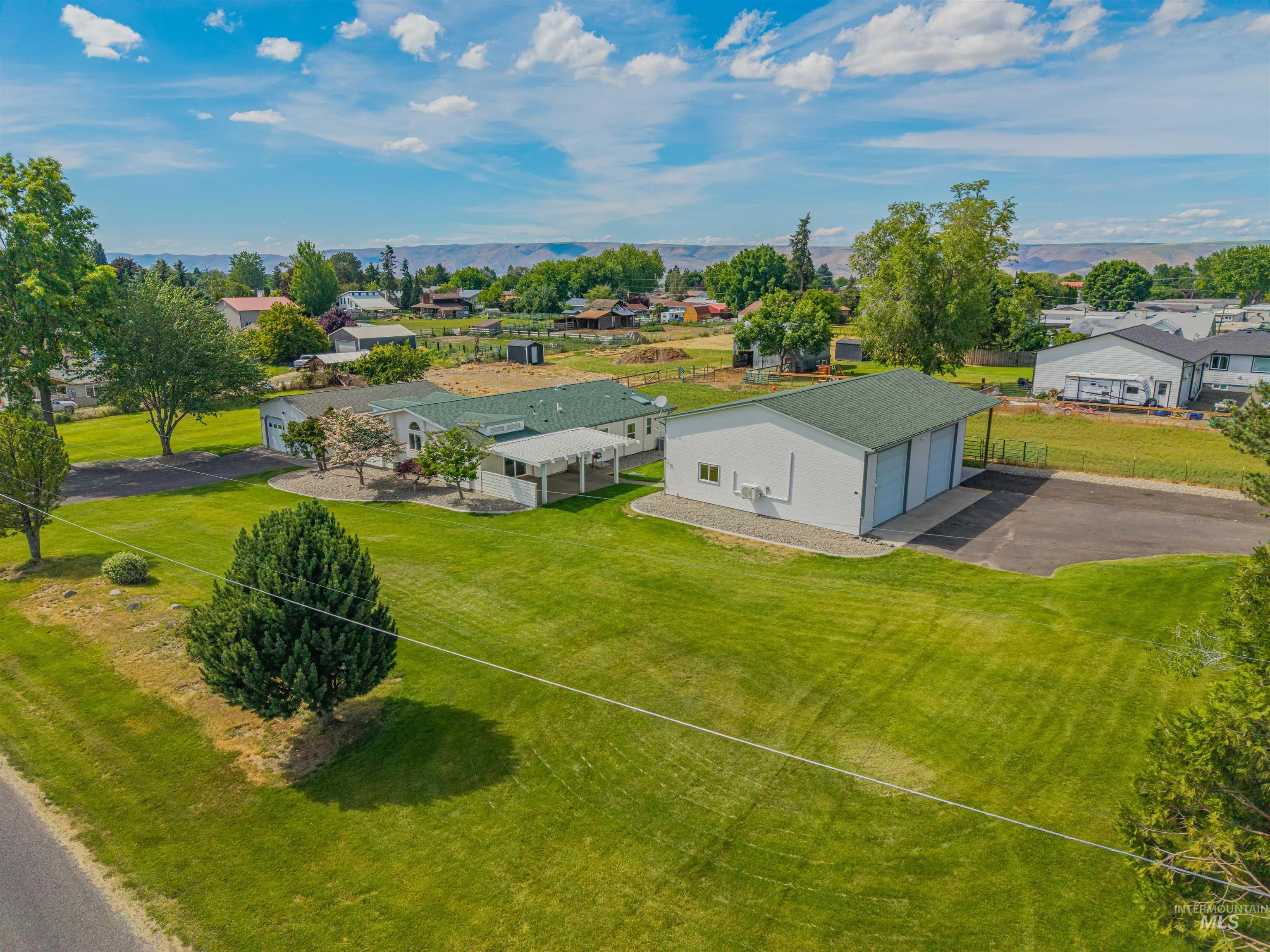 2039 Ripon Avenue, Lewiston, Idaho 83501, 3 Bedrooms, 3 Bathrooms, Residential For Sale, Price $635,000, 98989527