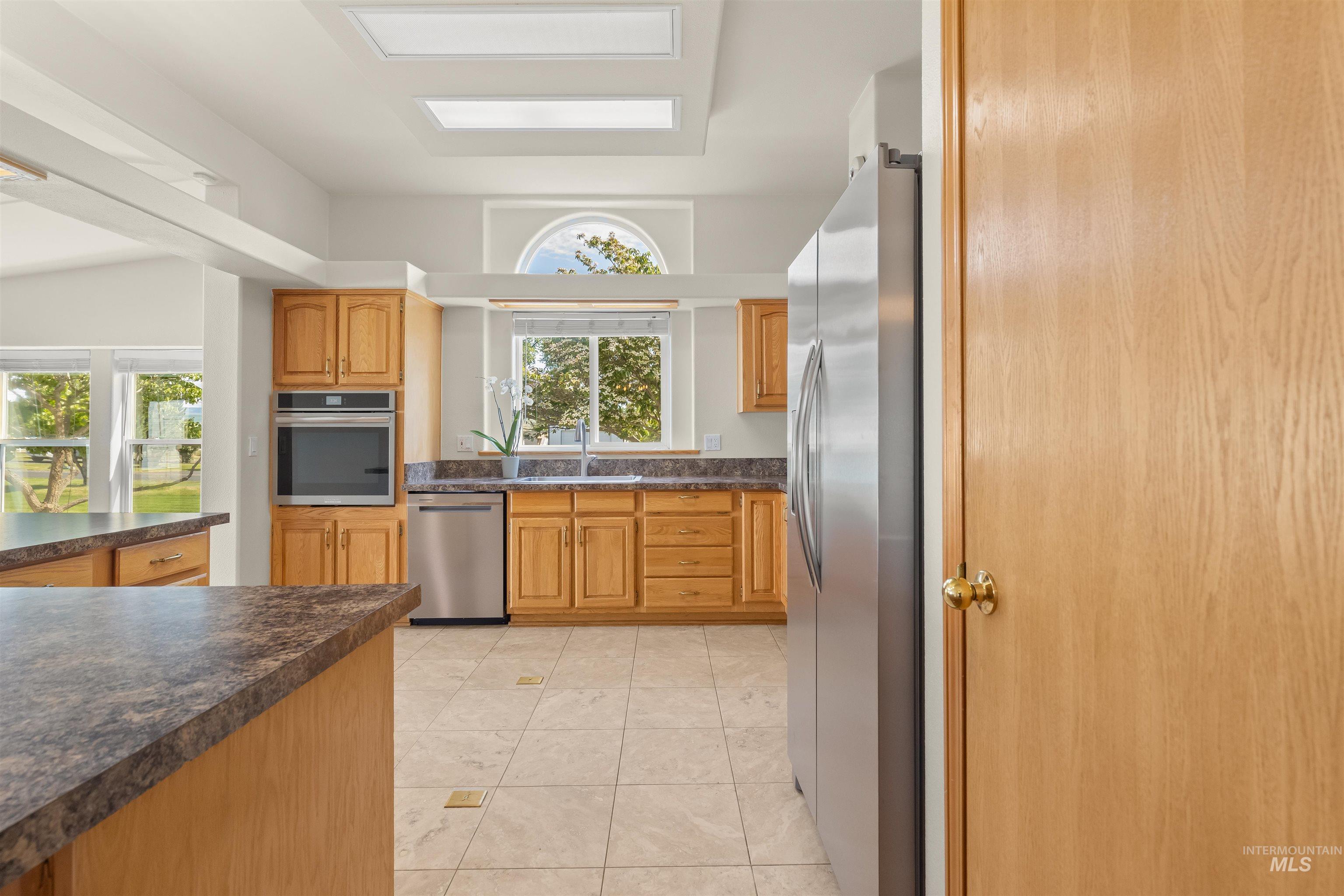 2039 Ripon Avenue, Lewiston, Idaho 83501, 3 Bedrooms, 3 Bathrooms, Residential For Sale, Price $635,000, 98989527