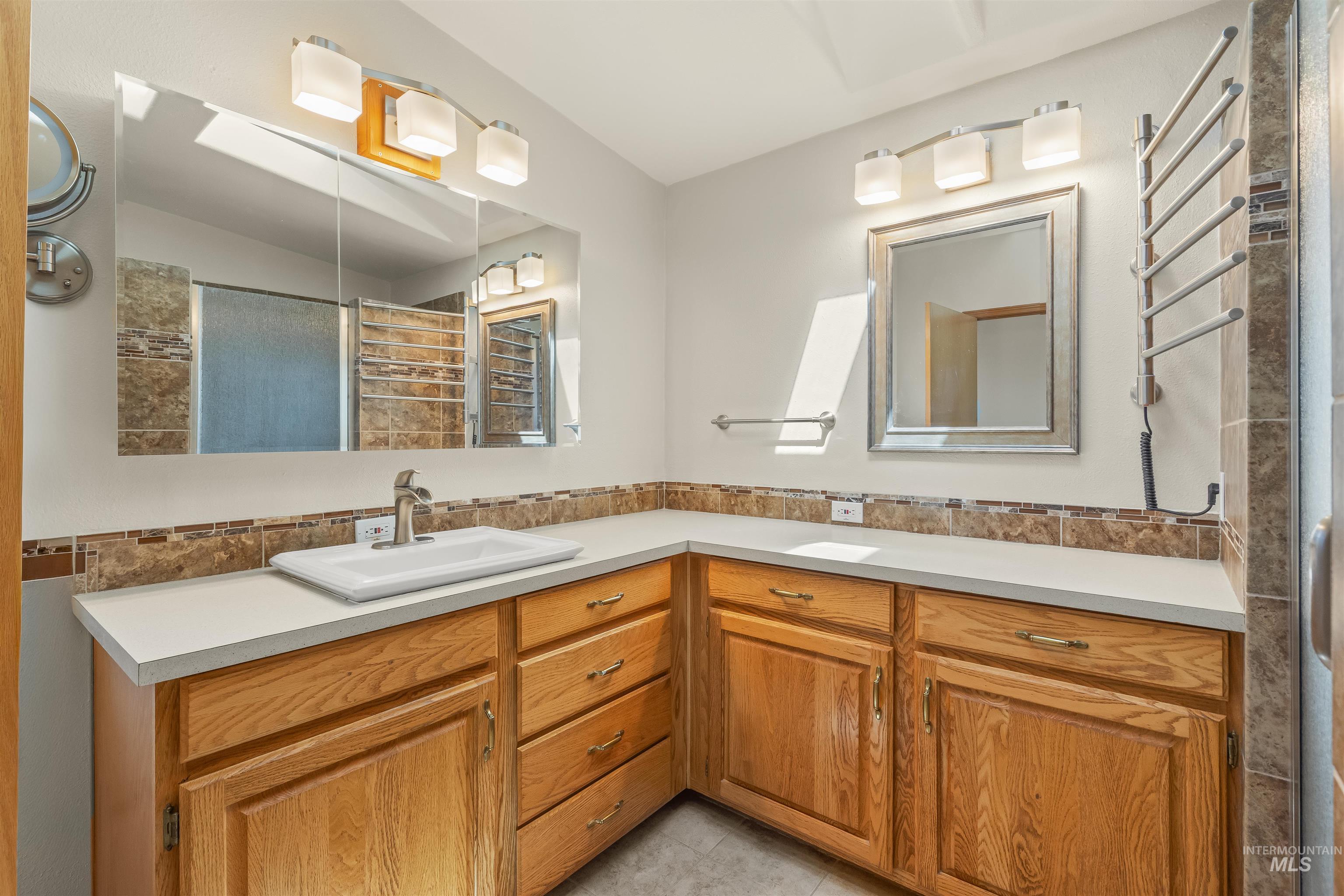 2039 Ripon Avenue, Lewiston, Idaho 83501, 3 Bedrooms, 3 Bathrooms, Residential For Sale, Price $635,000, 98989527