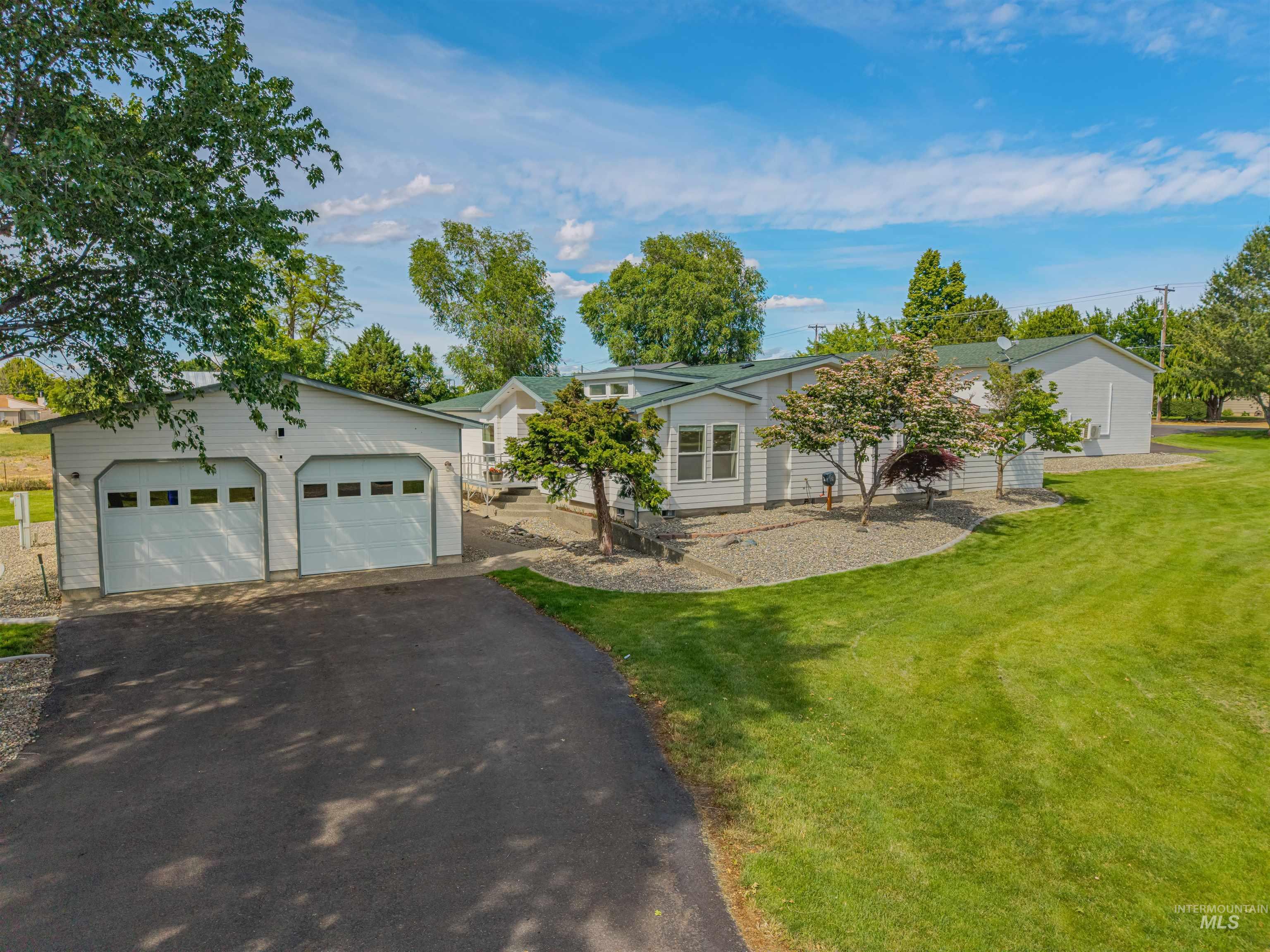 2039 Ripon Avenue, Lewiston, Idaho 83501, 3 Bedrooms, 3 Bathrooms, Residential For Sale, Price $635,000, 98989527