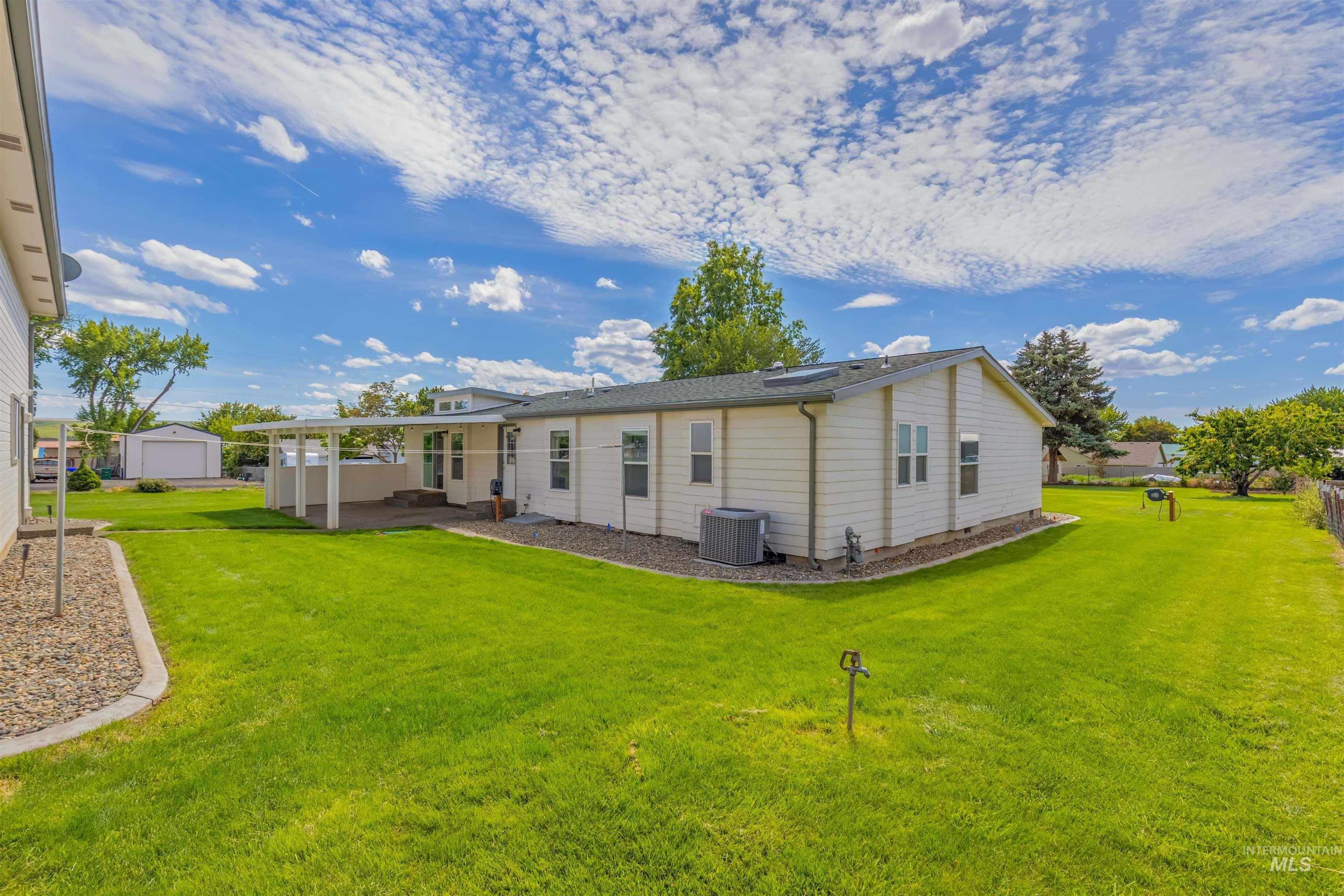 2039 Ripon Avenue, Lewiston, Idaho 83501, 3 Bedrooms, 3 Bathrooms, Residential For Sale, Price $635,000, 98989527
