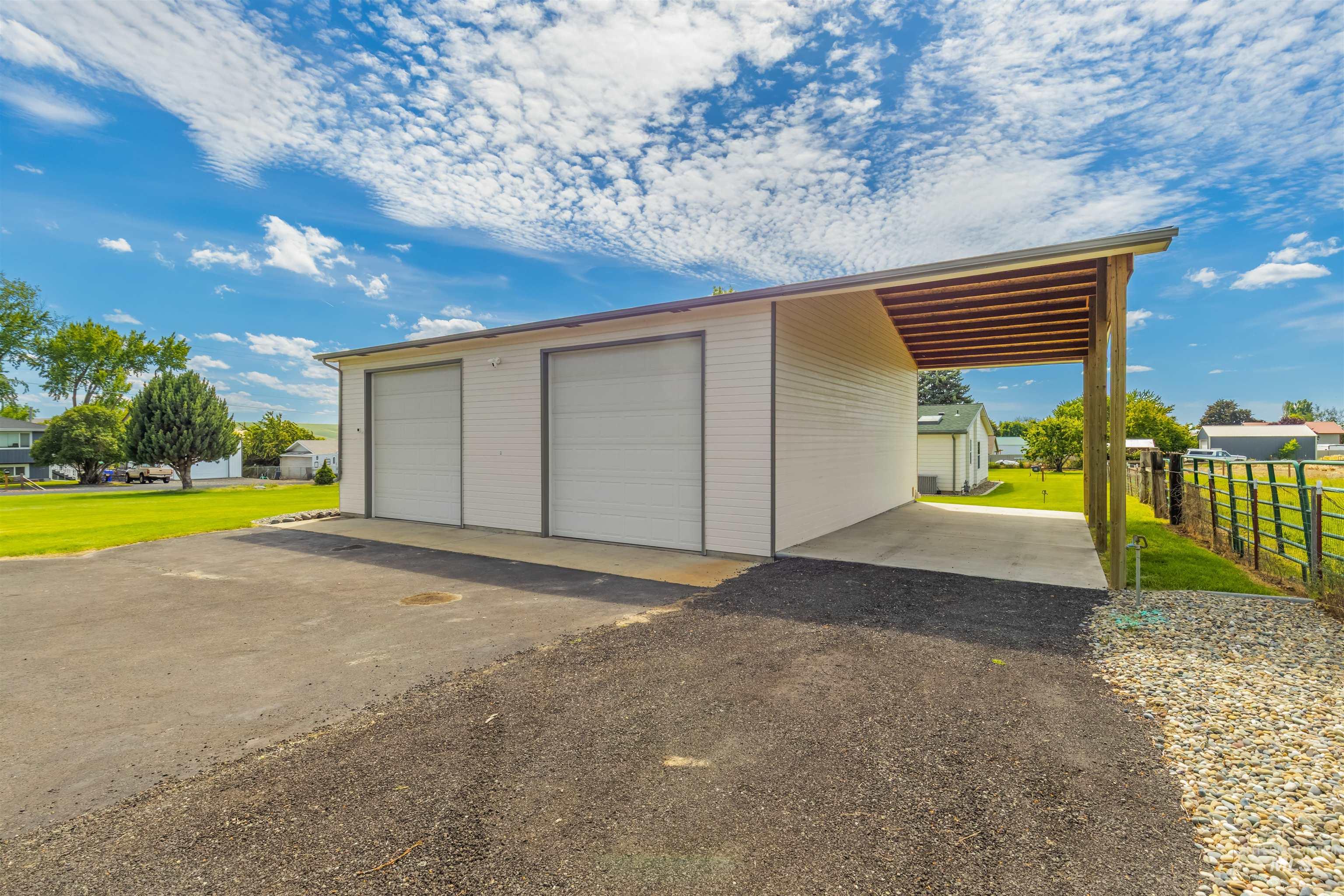 2039 Ripon Avenue, Lewiston, Idaho 83501, 3 Bedrooms, 3 Bathrooms, Residential For Sale, Price $635,000, 98989527