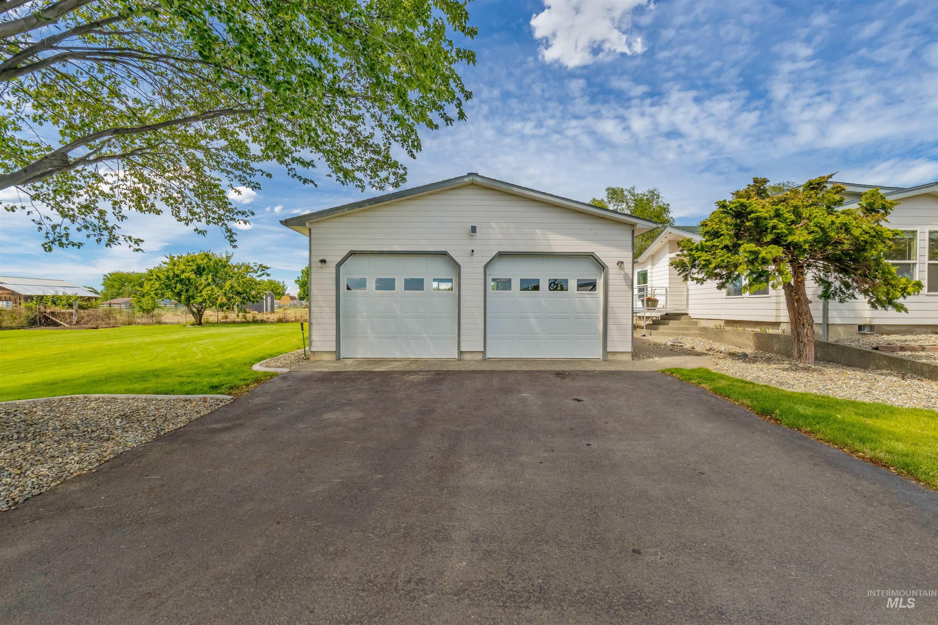 2039 Ripon Avenue, Lewiston, Idaho 83501, 3 Bedrooms, 3 Bathrooms, Residential For Sale, Price $635,000, 98989527