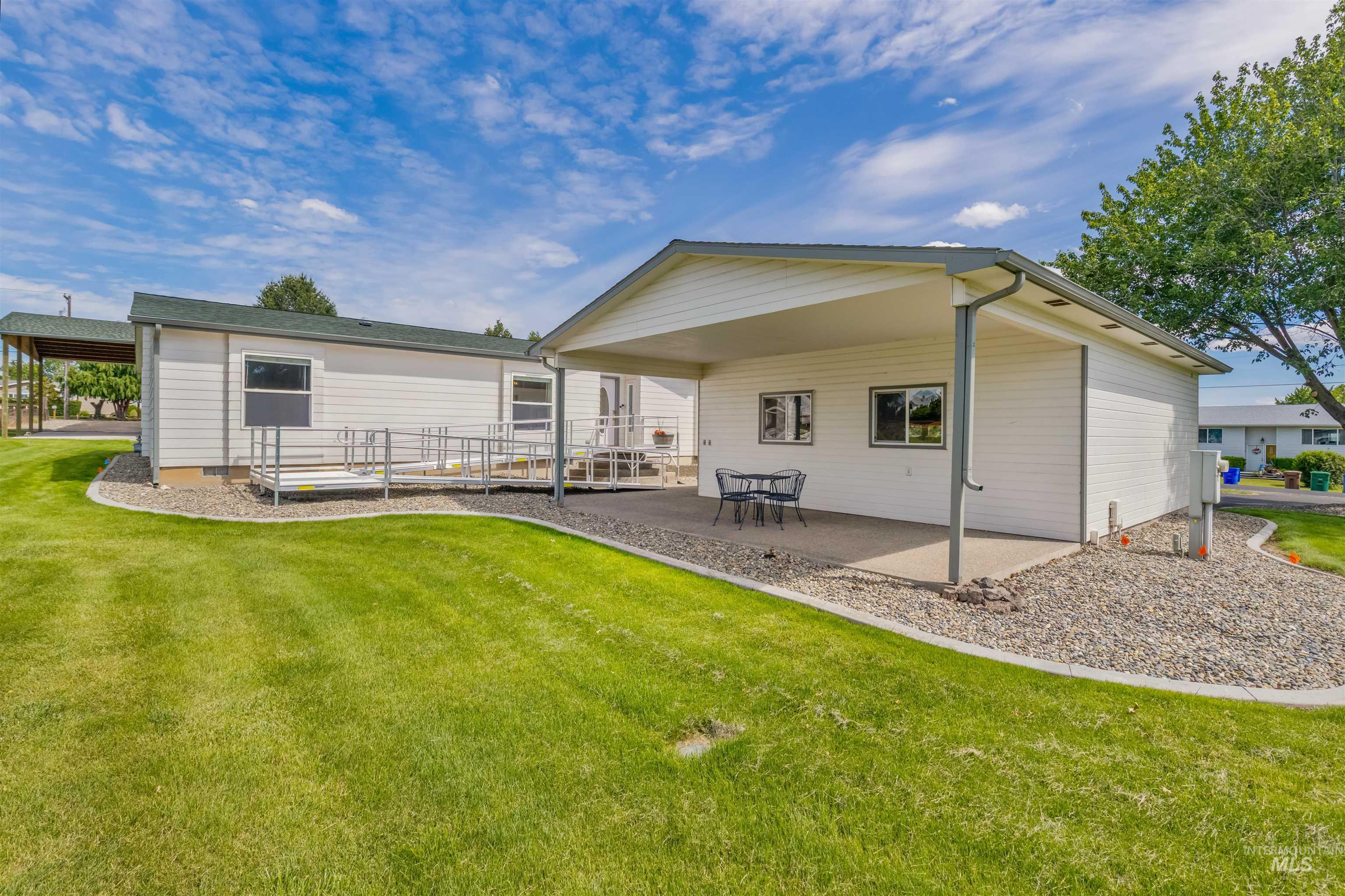 2039 Ripon Avenue, Lewiston, Idaho 83501, 3 Bedrooms, 3 Bathrooms, Residential For Sale, Price $635,000, 98989527
