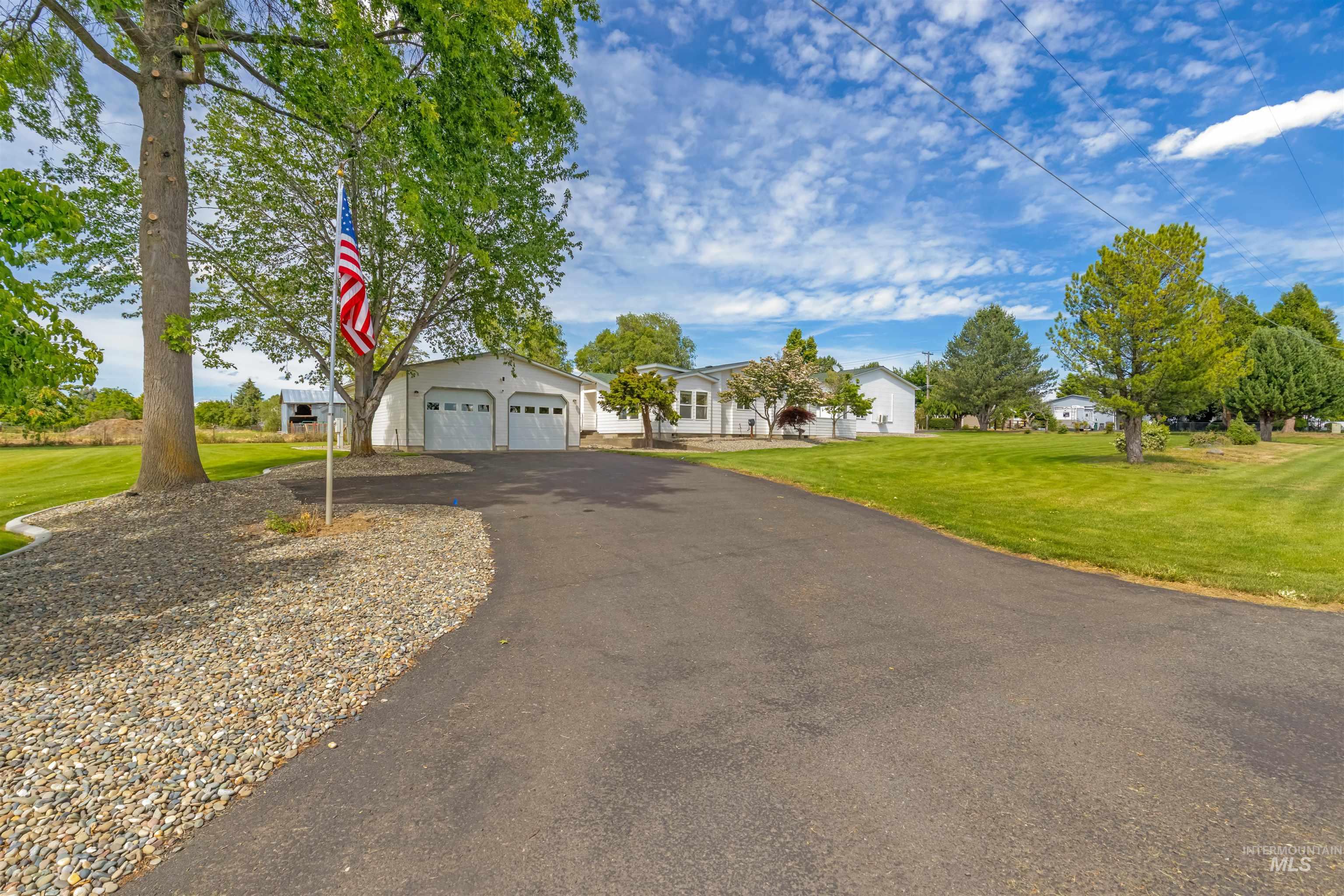 2039 Ripon Avenue, Lewiston, Idaho 83501, 3 Bedrooms, 3 Bathrooms, Residential For Sale, Price $635,000, 98989527