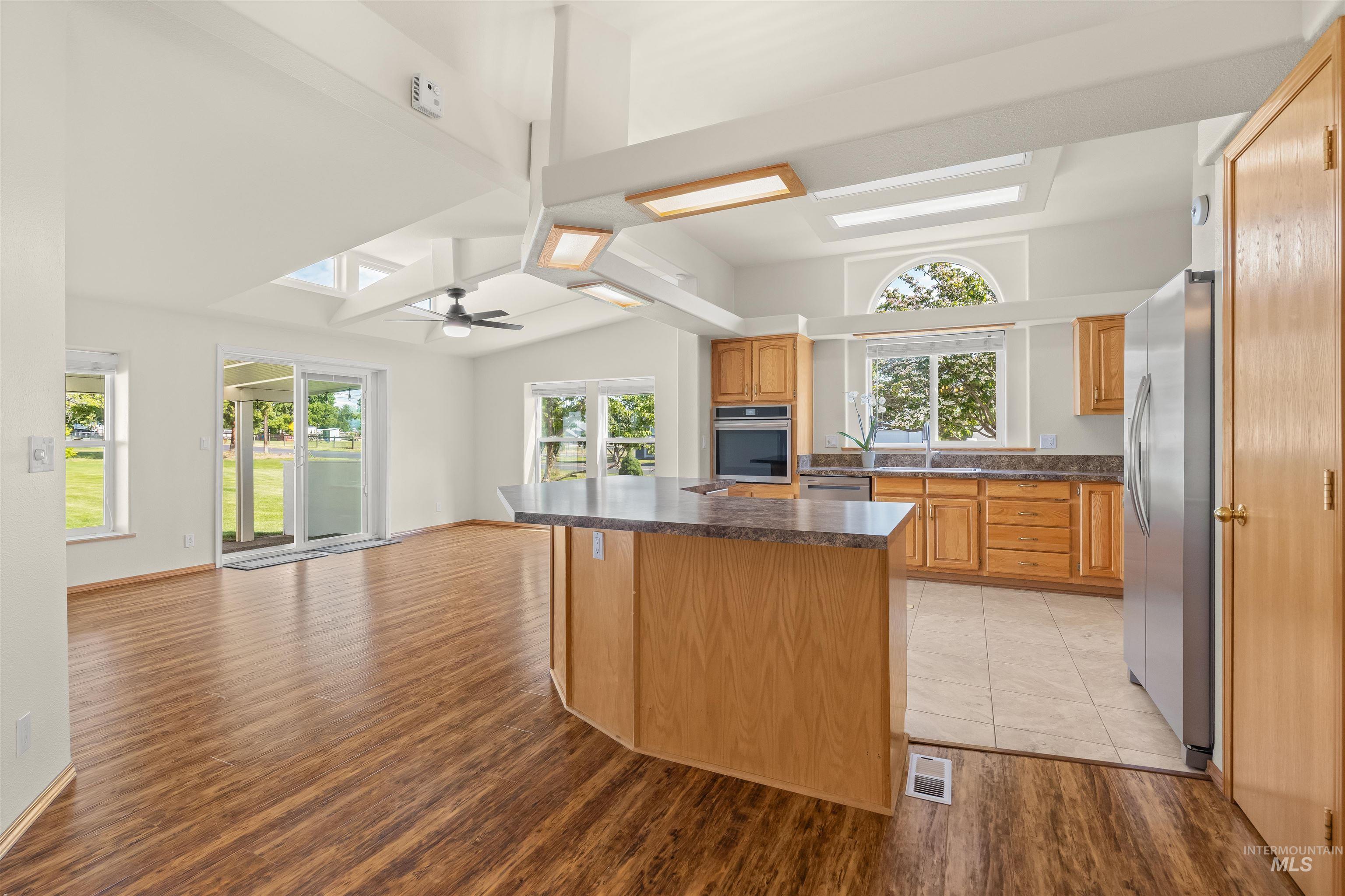2039 Ripon Avenue, Lewiston, Idaho 83501, 3 Bedrooms, 3 Bathrooms, Residential For Sale, Price $635,000, 98989527
