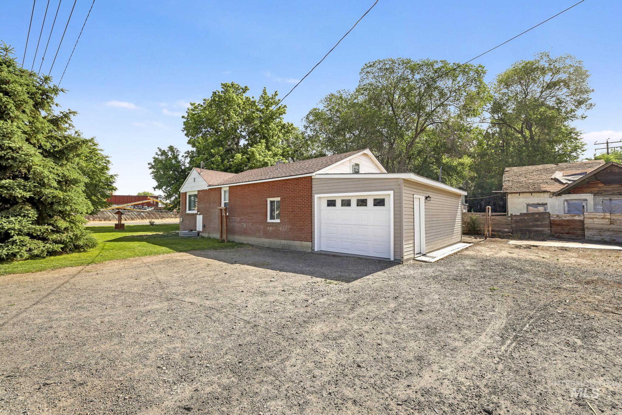 231 W Avenue D, Jerome, Idaho 83338, 3 Bedrooms, 1 Bathroom, Residential For Sale, Price $269,999, 98989529