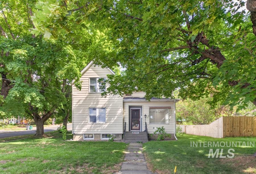 522 W A St., Moscow, Idaho 83843, 4 Bedrooms, 1.5 Bathrooms, Residential For Sale, Price $410,000,MLS 98989531