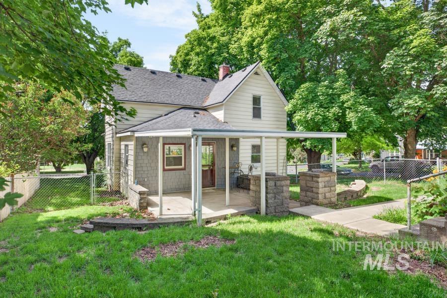 522 W A St., Moscow, Idaho 83843, 4 Bedrooms, 1.5 Bathrooms, Residential For Sale, Price $410,000, 98989531
