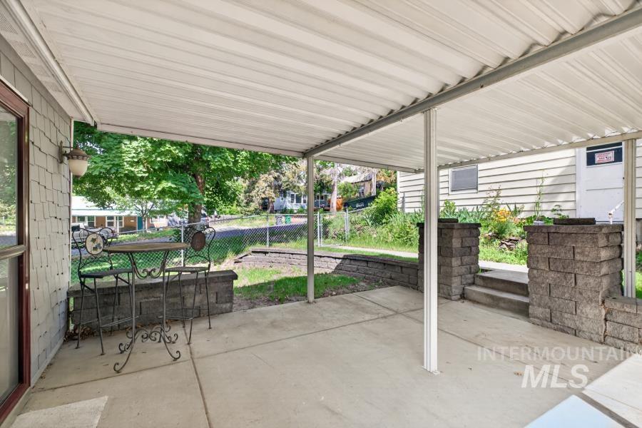 522 W A St., Moscow, Idaho 83843, 4 Bedrooms, 1.5 Bathrooms, Residential For Sale, Price $410,000, 98989531
