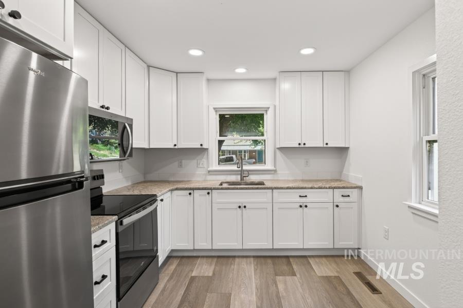 522 W A St., Moscow, Idaho 83843, 4 Bedrooms, 1.5 Bathrooms, Residential For Sale, Price $410,000, 98989531
