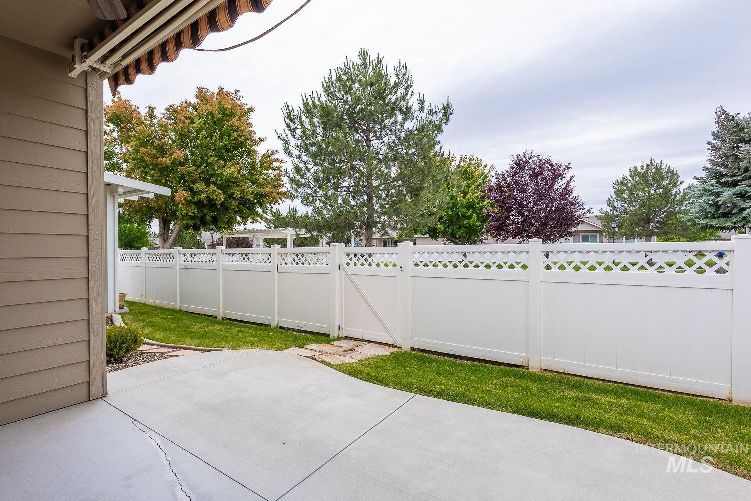 427 Briar Hill St, Nampa, Idaho 83686, 3 Bedrooms, 2 Bathrooms, Residential For Sale, Price $490,000, 98989532