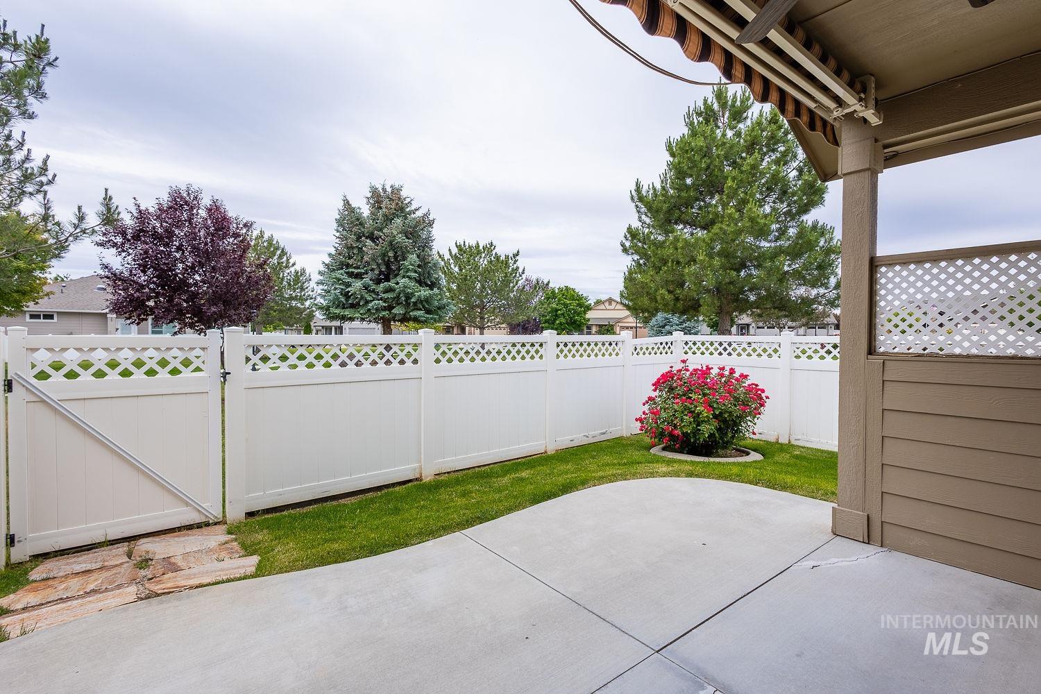 427 Briar Hill St, Nampa, Idaho 83686, 3 Bedrooms, 2 Bathrooms, Residential For Sale, Price $490,000, 98989532