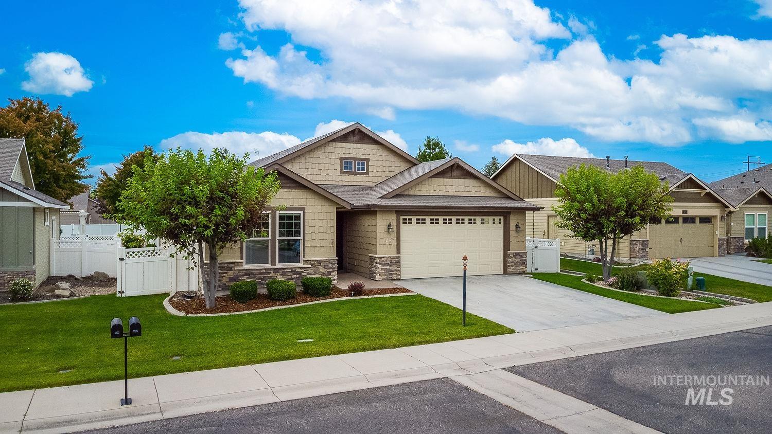 427 Briar Hill St, Nampa, Idaho 83686, 3 Bedrooms, 2 Bathrooms, Residential For Sale, Price $490,000, 98989532