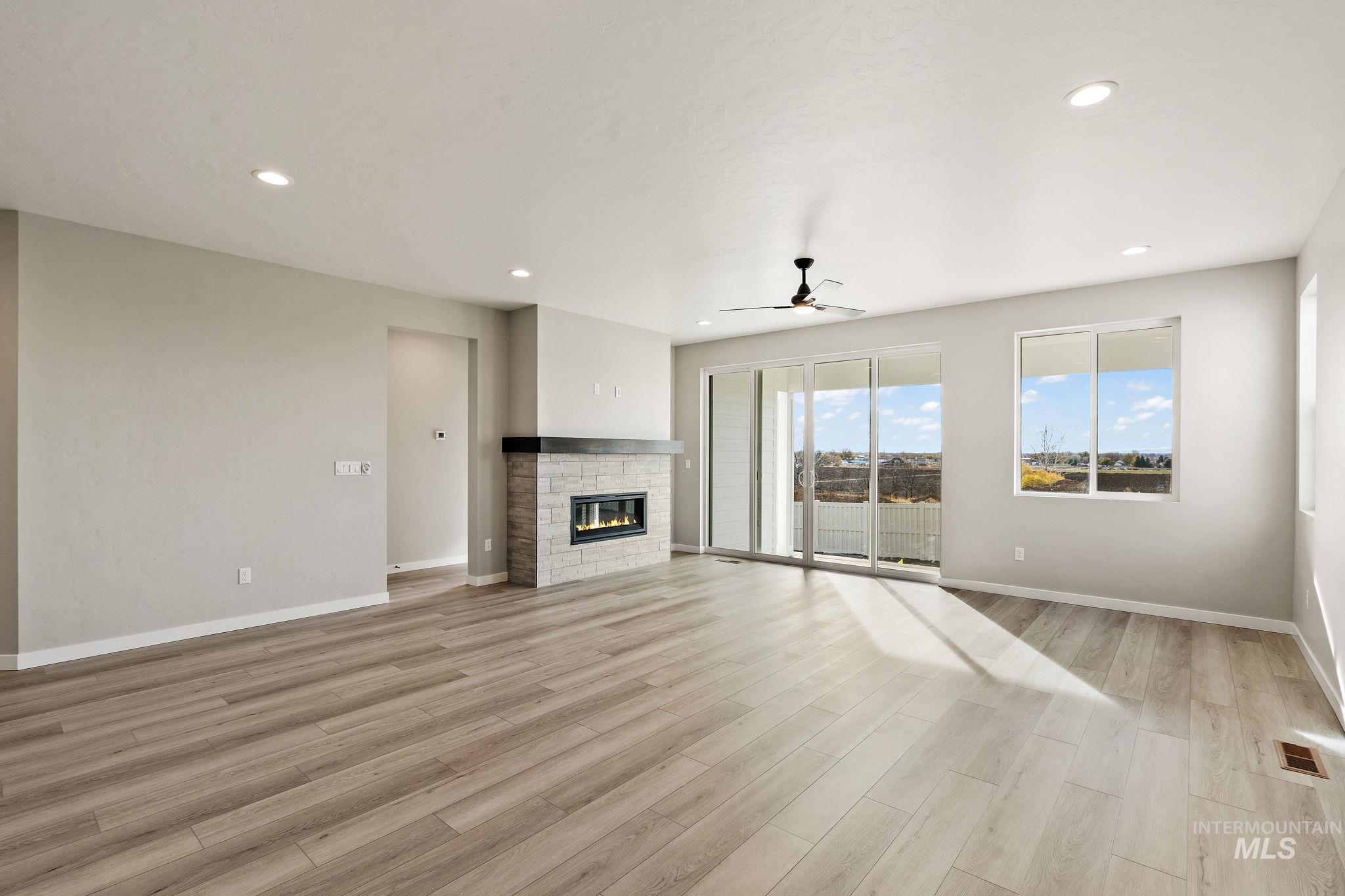 103 N Roscoe Ave., Kuna, Idaho 83634, 3 Bedrooms, 2 Bathrooms, Residential For Sale, Price $542,990, 98989533