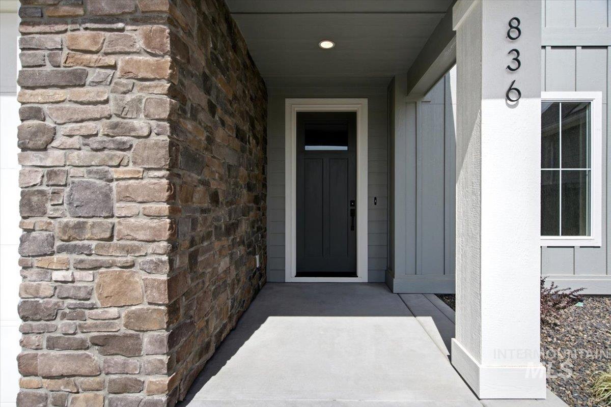 836 E Escalation St., Meridian, Idaho 83642, 4 Bedrooms, 2.5 Bathrooms, Residential For Sale, Price $715,000,MLS 98989536