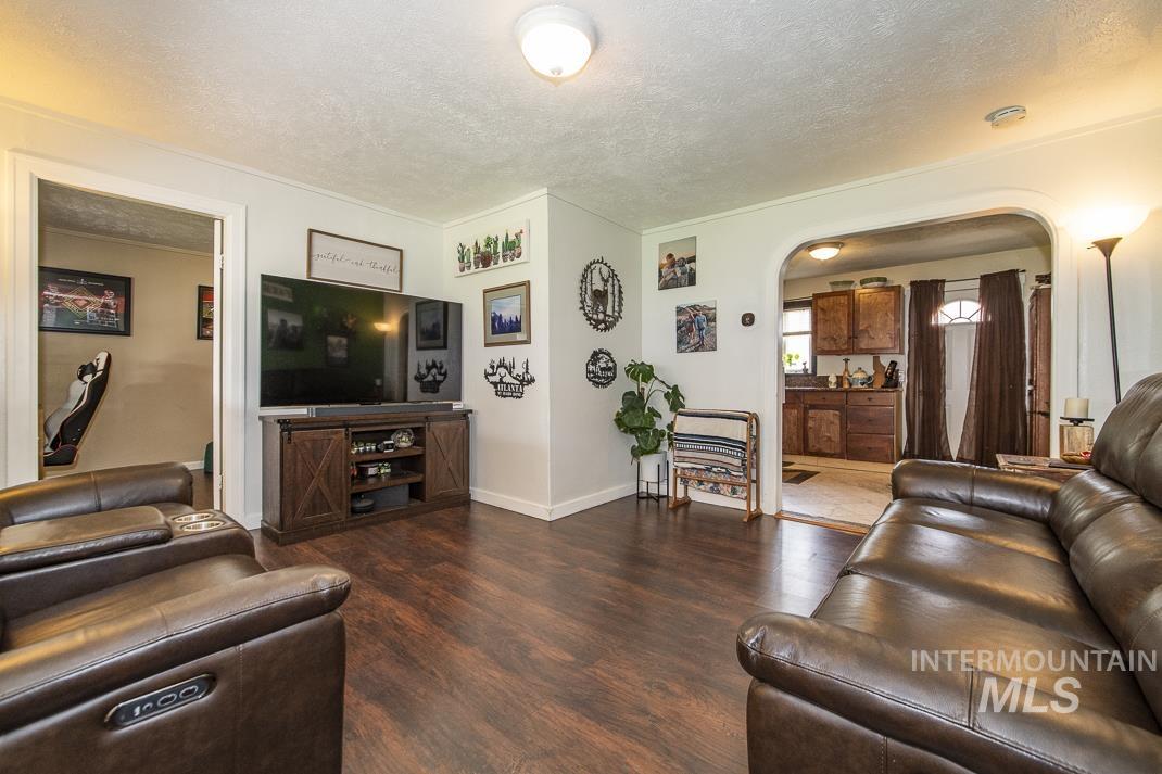 1015 S 7th. St., Nampa, Idaho 83651, 3 Bedrooms, 2 Bathrooms, Residential For Sale, Price $332,900, 98989541