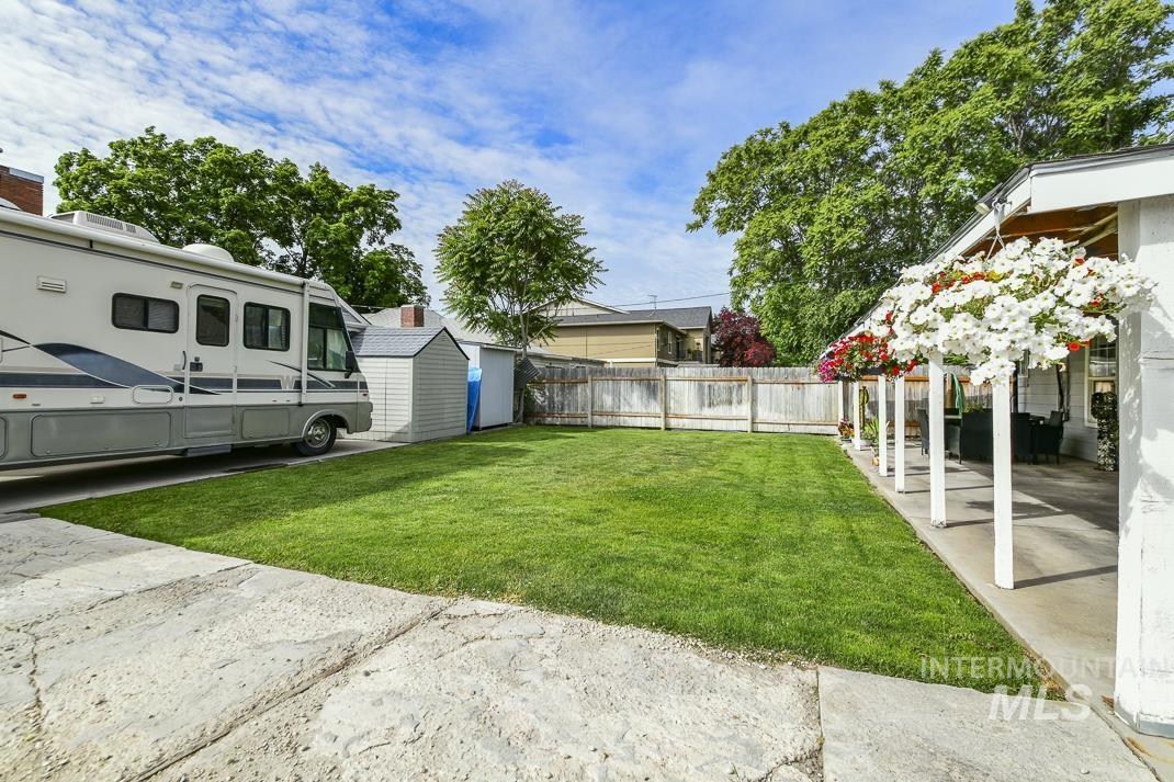 1015 S 7th. St., Nampa, Idaho 83651, 3 Bedrooms, 2 Bathrooms, Residential For Sale, Price $332,900, 98989541