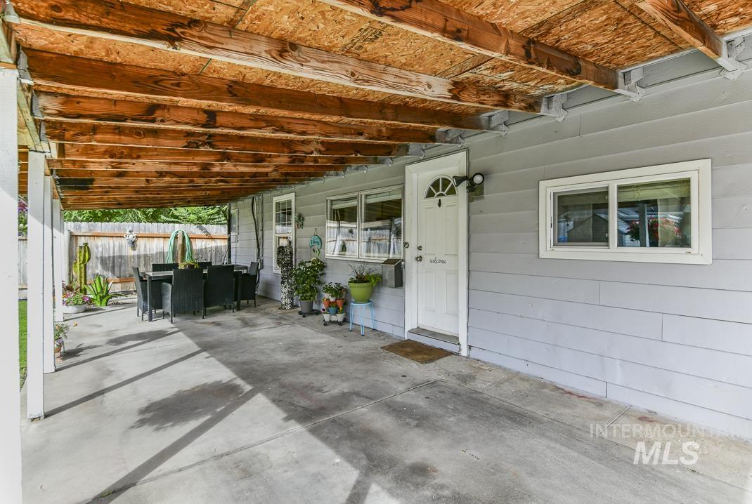 1015 S 7th. St., Nampa, Idaho 83651, 3 Bedrooms, 2 Bathrooms, Residential For Sale, Price $332,900, 98989541