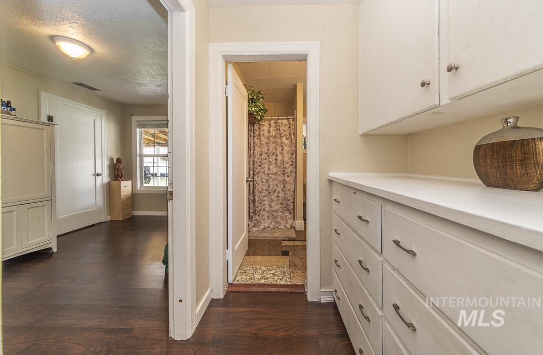 1015 S 7th. St., Nampa, Idaho 83651, 3 Bedrooms, 2 Bathrooms, Residential For Sale, Price $332,900, 98989541