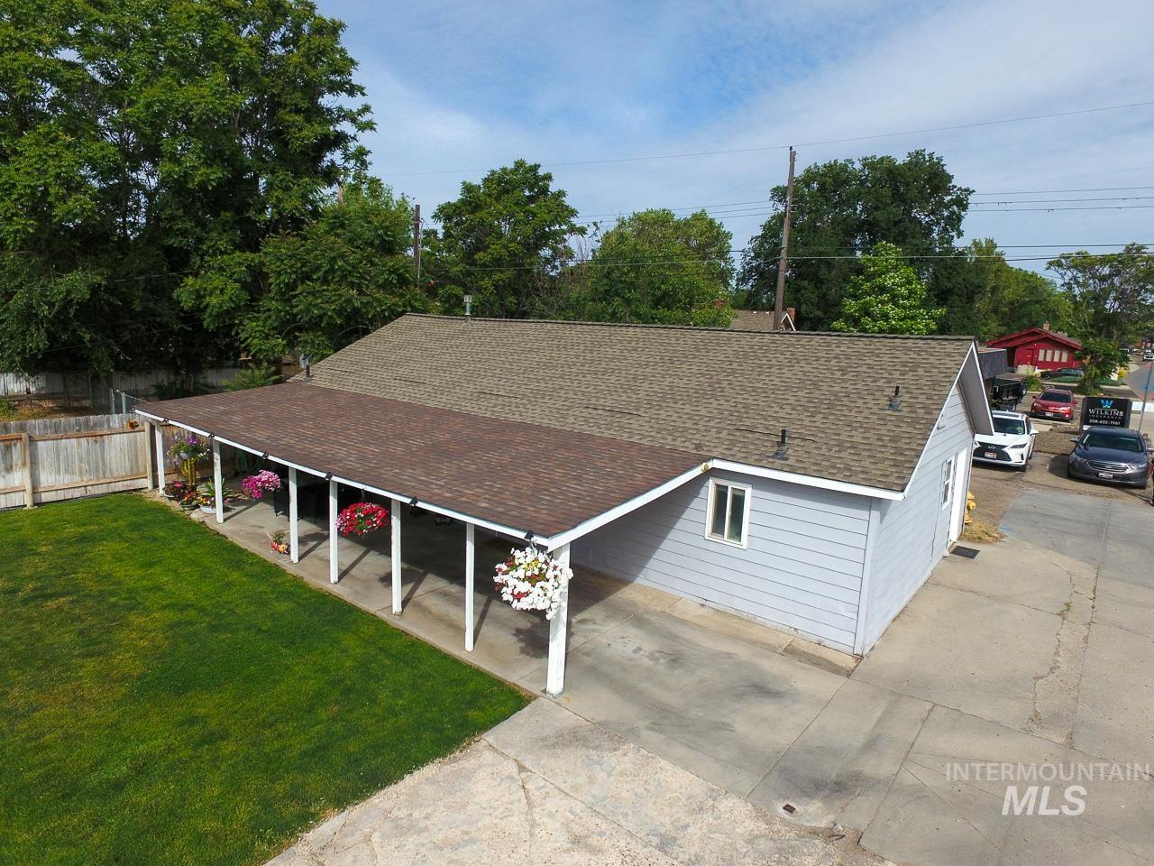 1015 S 7th. St., Nampa, Idaho 83651, 3 Bedrooms, 2 Bathrooms, Residential For Sale, Price $332,900, 98989541