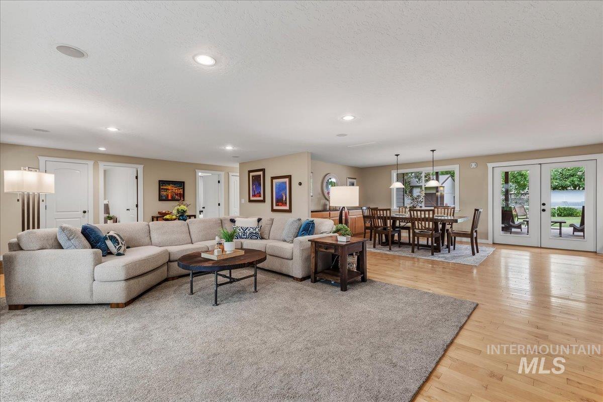 3022 E Springwood Dr, Meridian, Idaho 83642, 3 Bedrooms, 2.5 Bathrooms, Residential For Sale, Price $699,900, 98989542