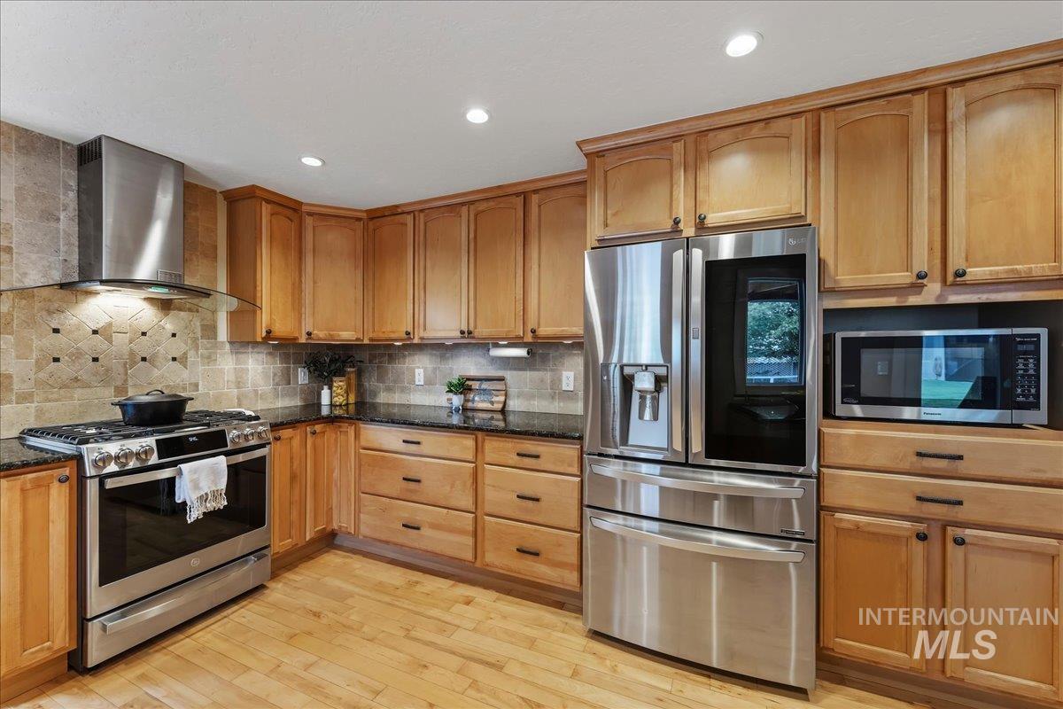 3022 E Springwood Dr, Meridian, Idaho 83642, 3 Bedrooms, 2.5 Bathrooms, Residential For Sale, Price $699,900, 98989542