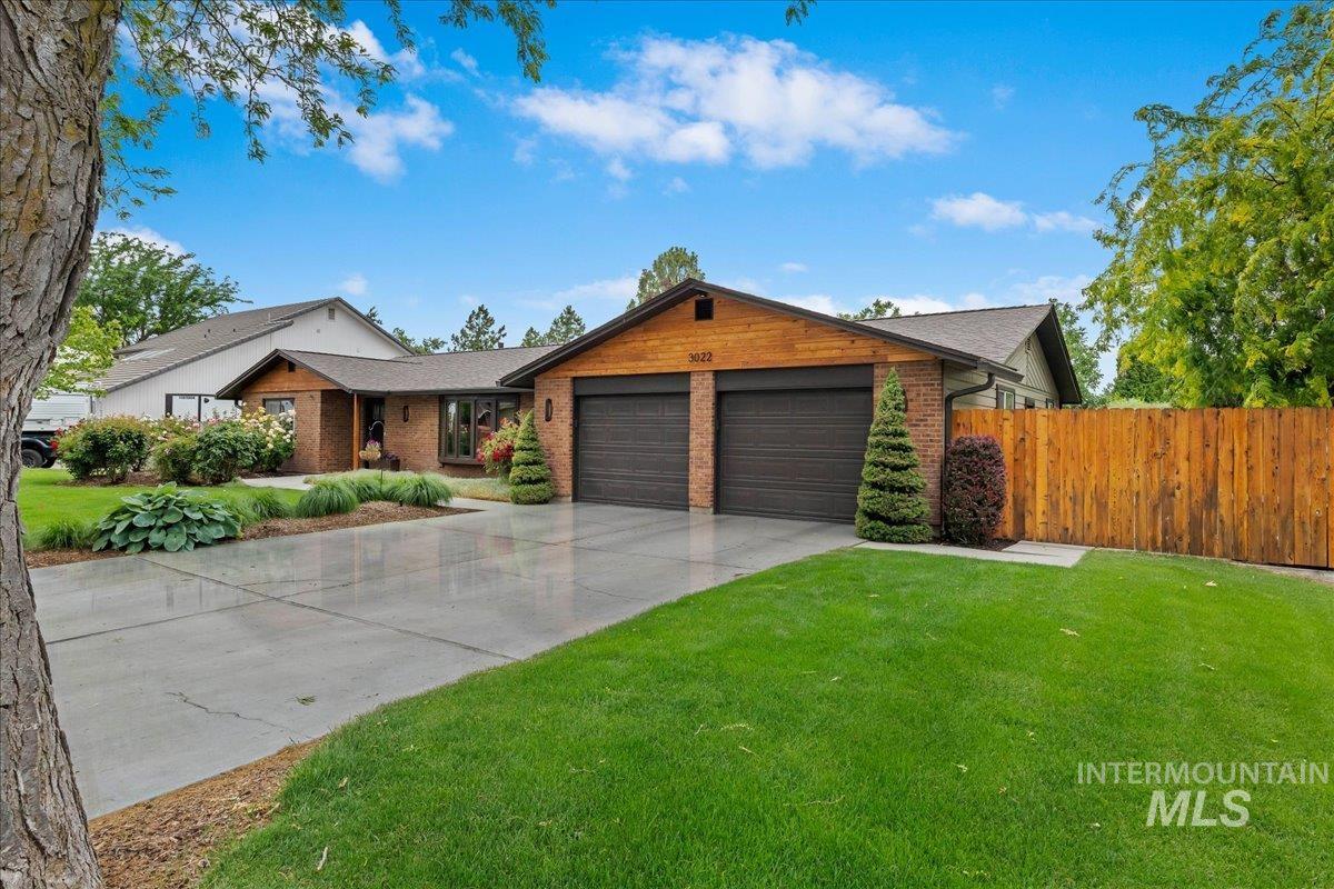 3022 E Springwood Dr, Meridian, Idaho 83642, 3 Bedrooms, 2.5 Bathrooms, Residential For Sale, Price $699,900, 98989542