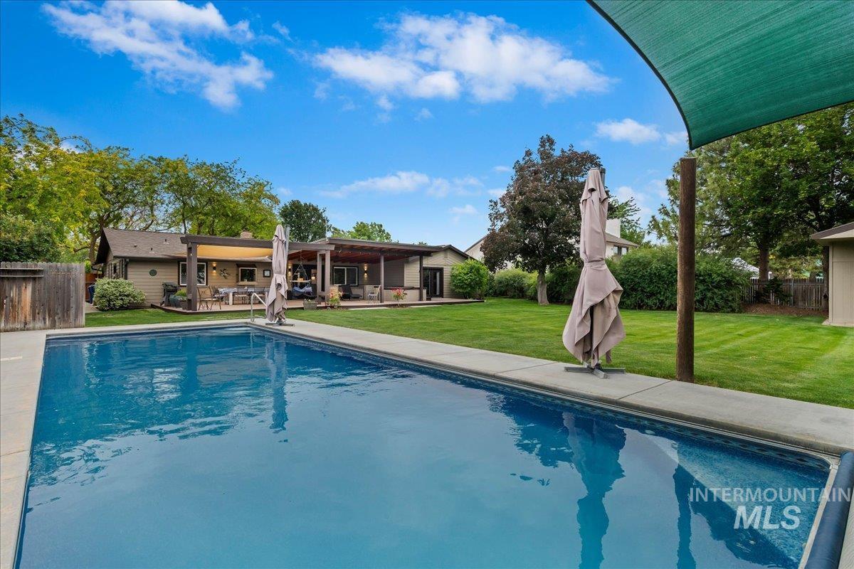 3022 E Springwood Dr, Meridian, Idaho 83642, 3 Bedrooms, 2.5 Bathrooms, Residential For Sale, Price $699,900, 98989542
