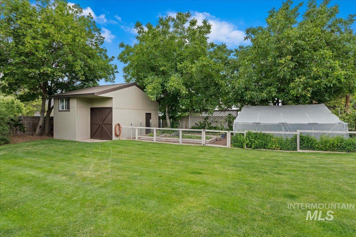 3022 E Springwood Dr, Meridian, Idaho 83642, 3 Bedrooms, 2.5 Bathrooms, Residential For Sale, Price $699,900, 98989542