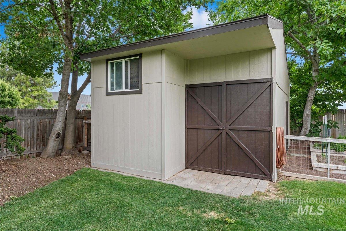 3022 E Springwood Dr, Meridian, Idaho 83642, 3 Bedrooms, 2.5 Bathrooms, Residential For Sale, Price $699,900, 98989542