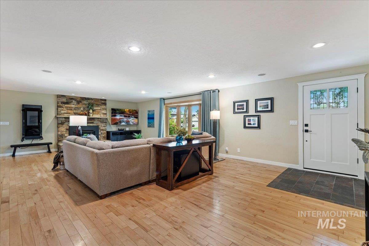 3022 E Springwood Dr, Meridian, Idaho 83642, 3 Bedrooms, 2.5 Bathrooms, Residential For Sale, Price $699,900, 98989542